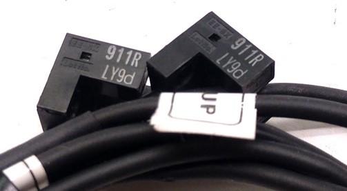 Used Lot of 2 Omron EE-SX 911-R Photo Microsensor, 5 mm Sensing Distance, L Shaped