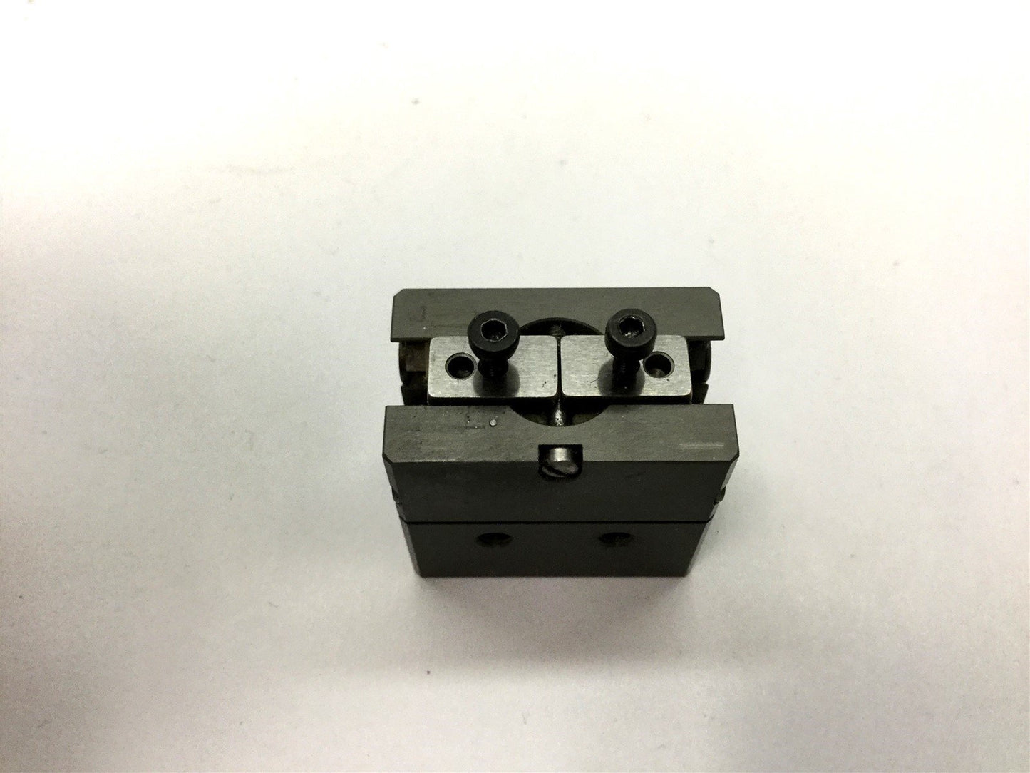 Used Destaco RPM-3M Mini Robohand Parallel Gripper 0.25" Stroke, 8 lbs Force @ 100psi
