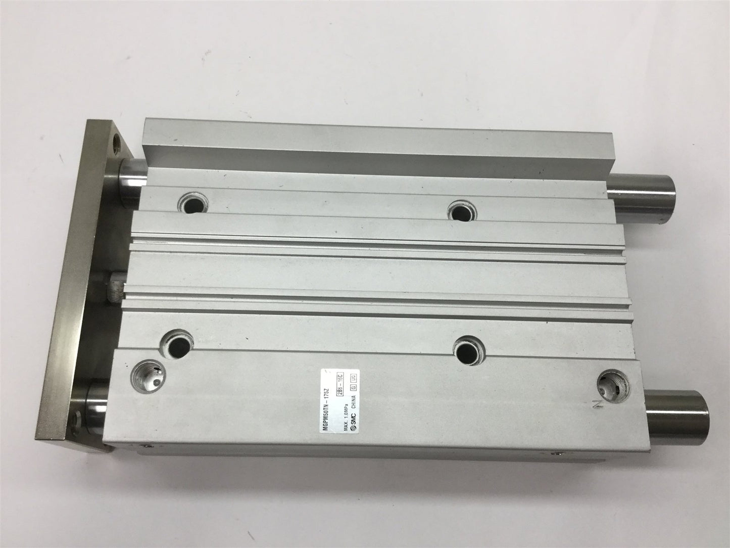 For parts or not working SMC MGPM50TN-175Z Guided Cylinder, Bore: 50mm, Stroke: 175mm, *For Parts*
