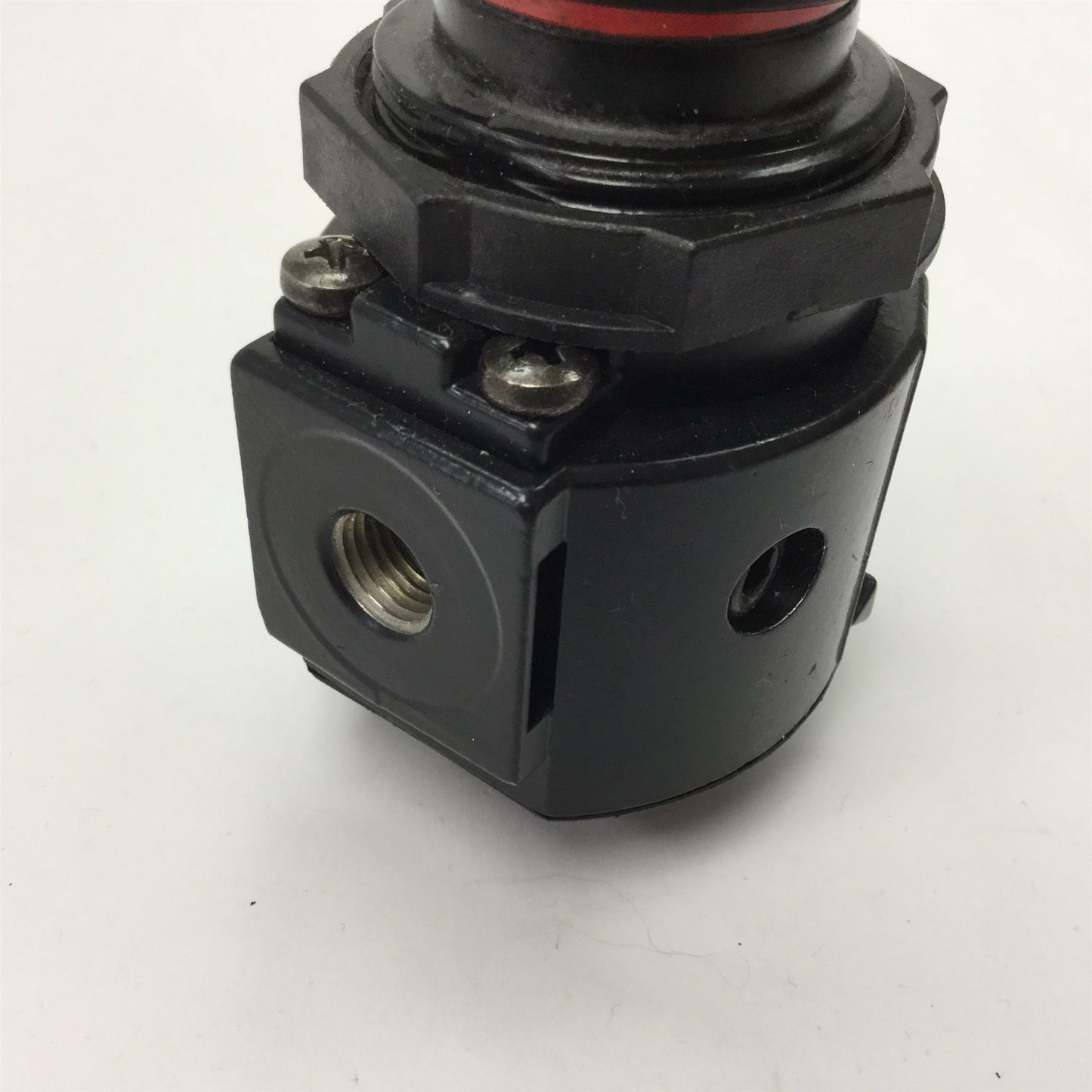 Used Bimba AP20-R2GL Air Pressure Regulator, Inlet: 300psi Max, Outlet: 12-125psi