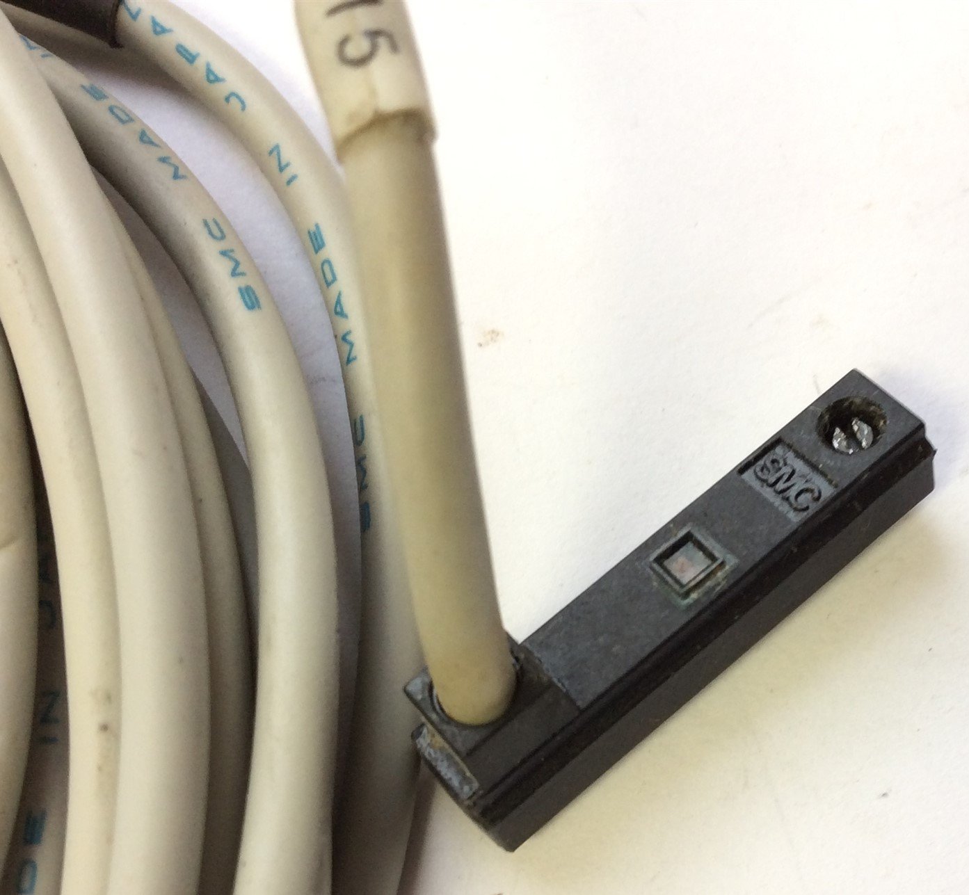 Used Lot of 4 SMC D-Y69B Solid State Auto Switch Direct Mount 24VDC 2-Wire Length: 9'