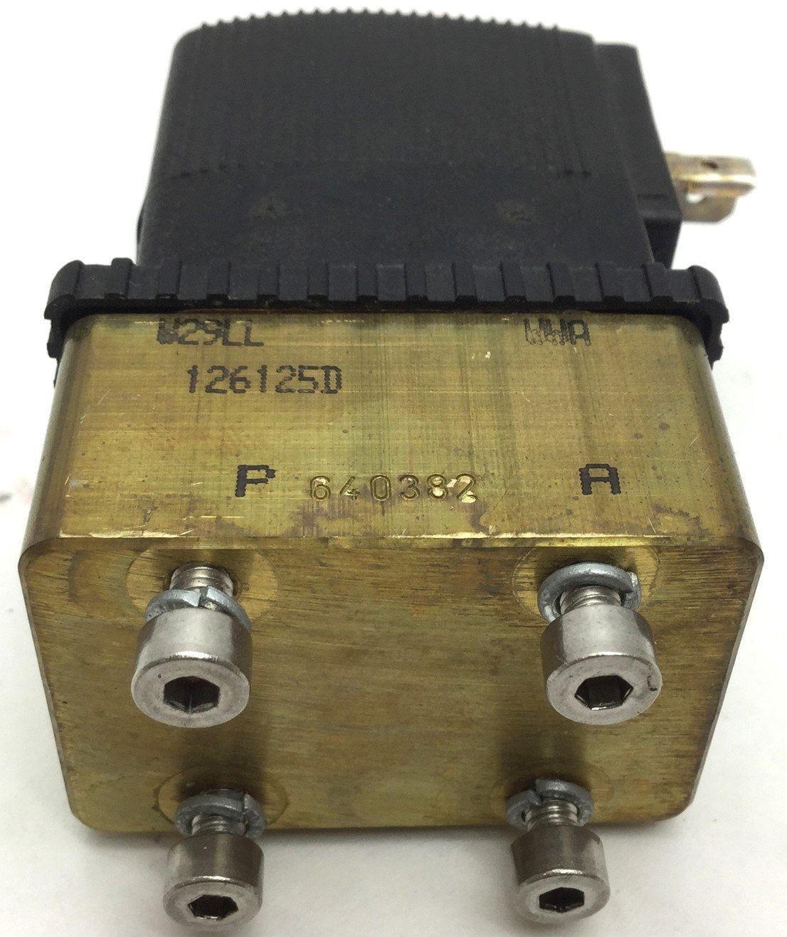 Used Burkert 6013 PN0-6BAR Solenoid Valve Fluid/Gas, Voltage: 48VDC, Ports: 1/4" NPT