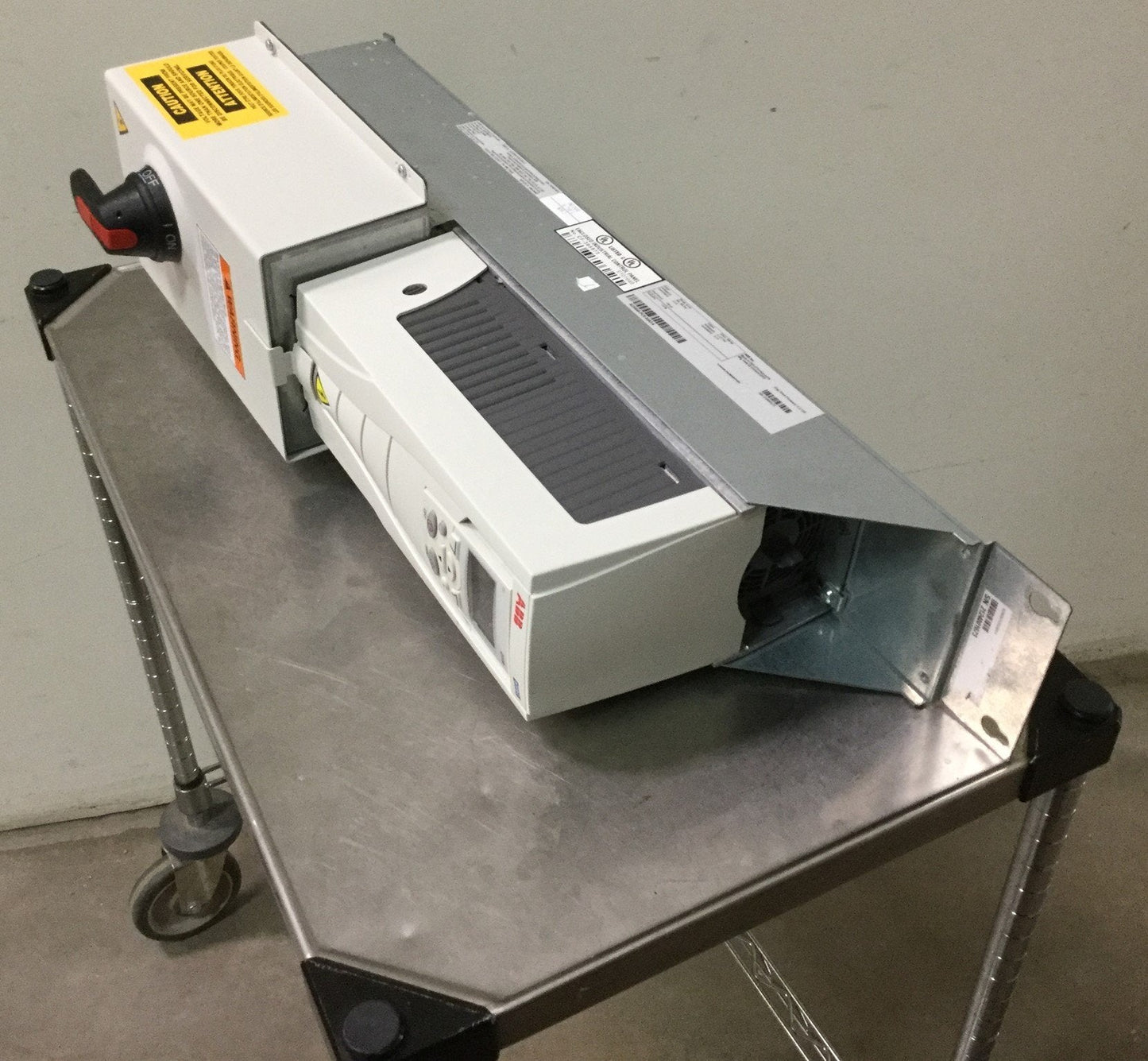 Used ABB ACH550-PCR-03A3-4 Variable Frequency Drive, Voltage: 380-480VAC Out: 0-500Hz