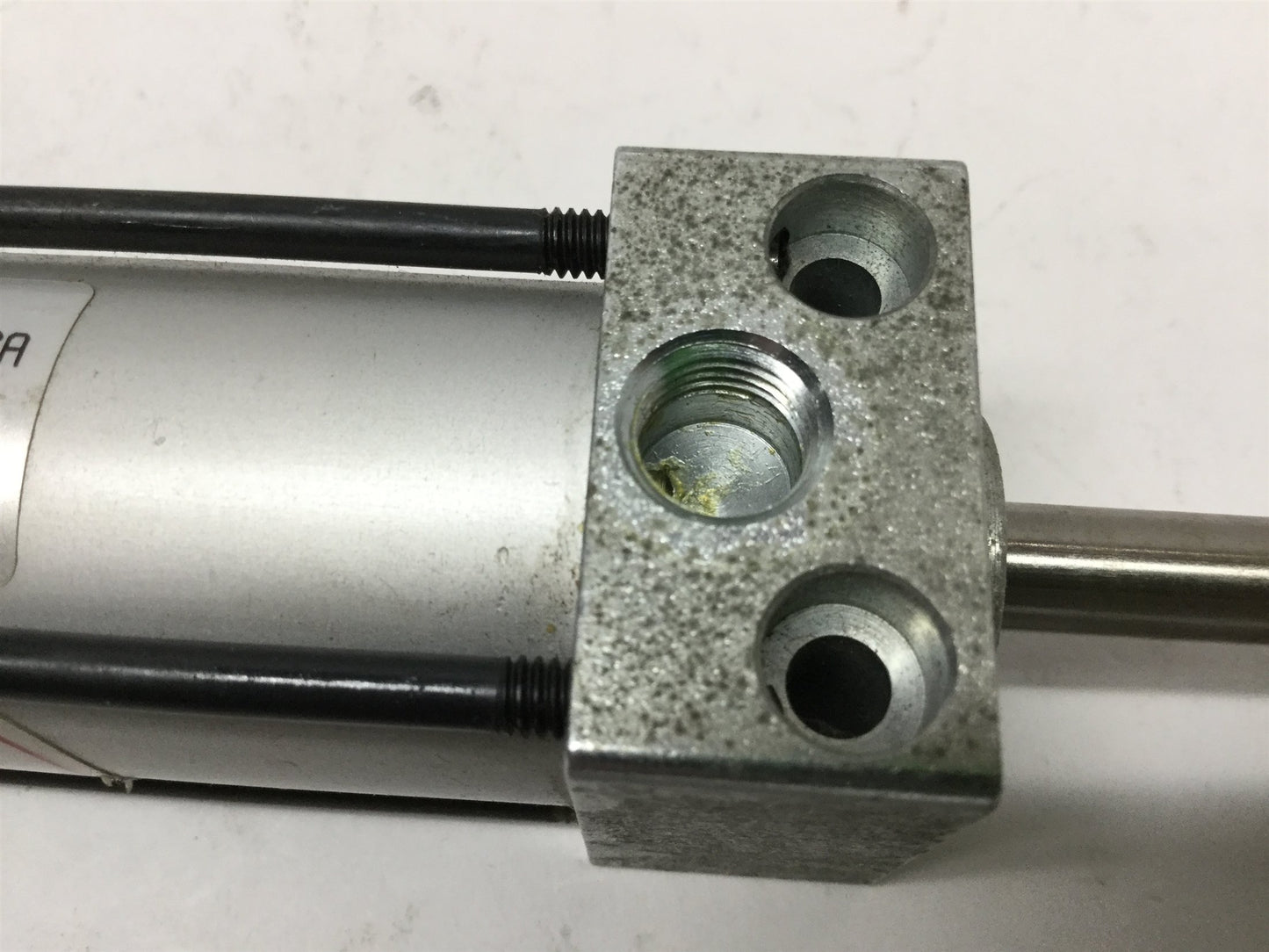 New – Open box PHD DAVF1X21/4-E Pneumatic Double Rod Cylinder, 1" Bore, 2-1/4" Stroke, 1/8"NPT