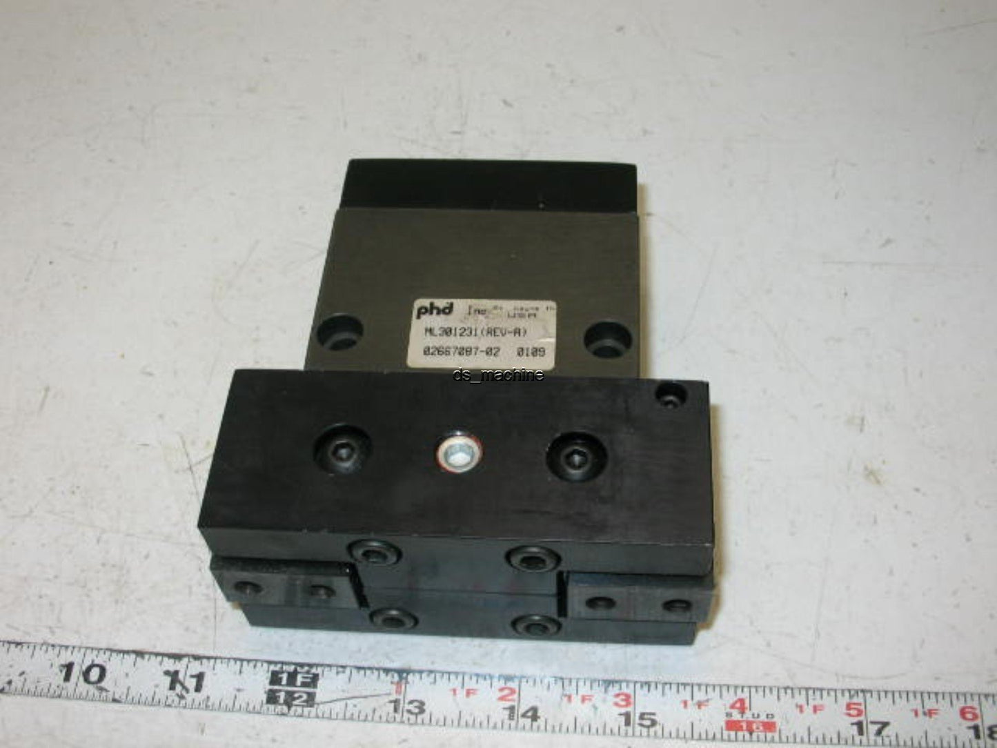 New PHD ML301231 Pneumatic Parallel Gripper Spring Close