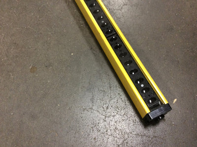 New Banner USE4824Y Micro-Screen Light Curtain Emitter 48" Detection, Range: 30 FT