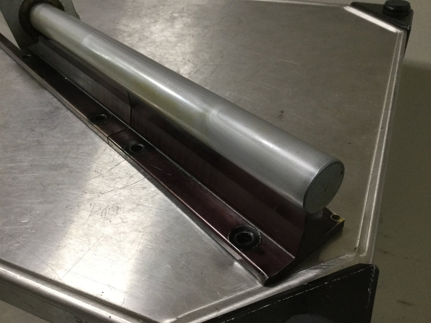 Used Lintech Shaft Assembly Linear Guide With 1 Pillow Block, L: 29.75", D:1"