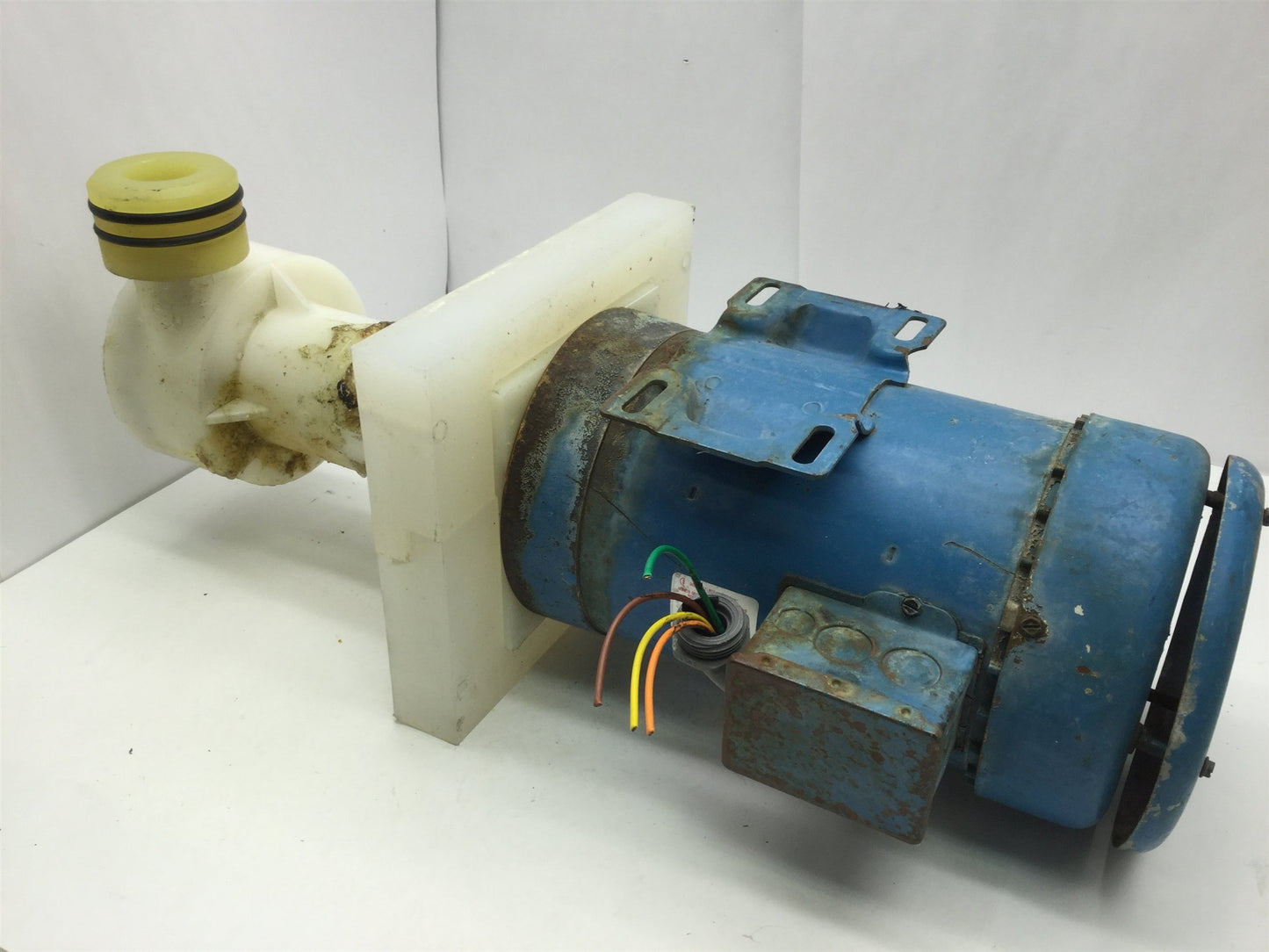Used Penguin P-2B Vertical Pump & Motor, 112GPM, 2HP, 69' Head, 208-230/460VAC