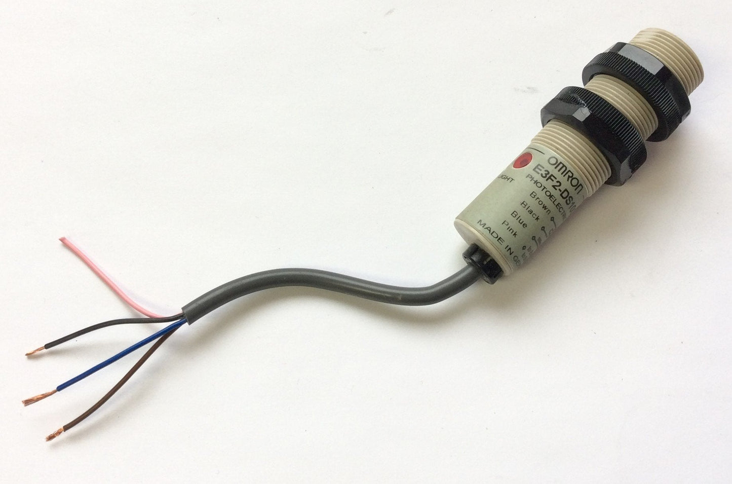 Used Omron E3F2-DS10C4-N Photoelectric Sensor 10-30VDC 100mA, NPN, 0.1m Distance