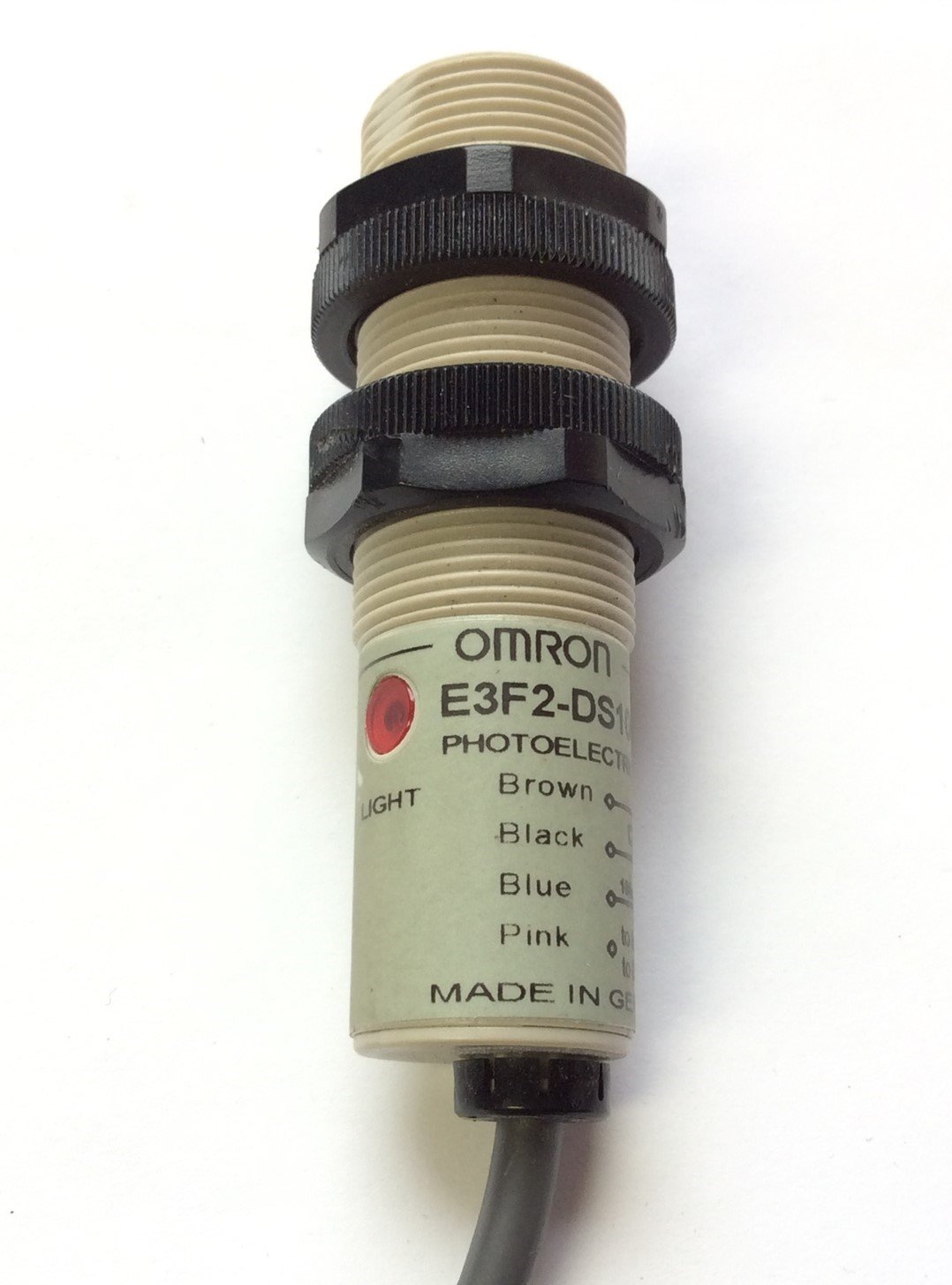Used Omron E3F2-DS10C4-N Photoelectric Sensor 10-30VDC 100mA, NPN, 0.1m Distance