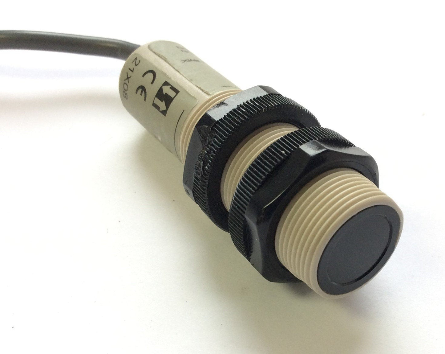 Used Omron E3F2-DS10C4-N Photoelectric Sensor 10-30VDC 100mA, NPN, 0.1m Distance