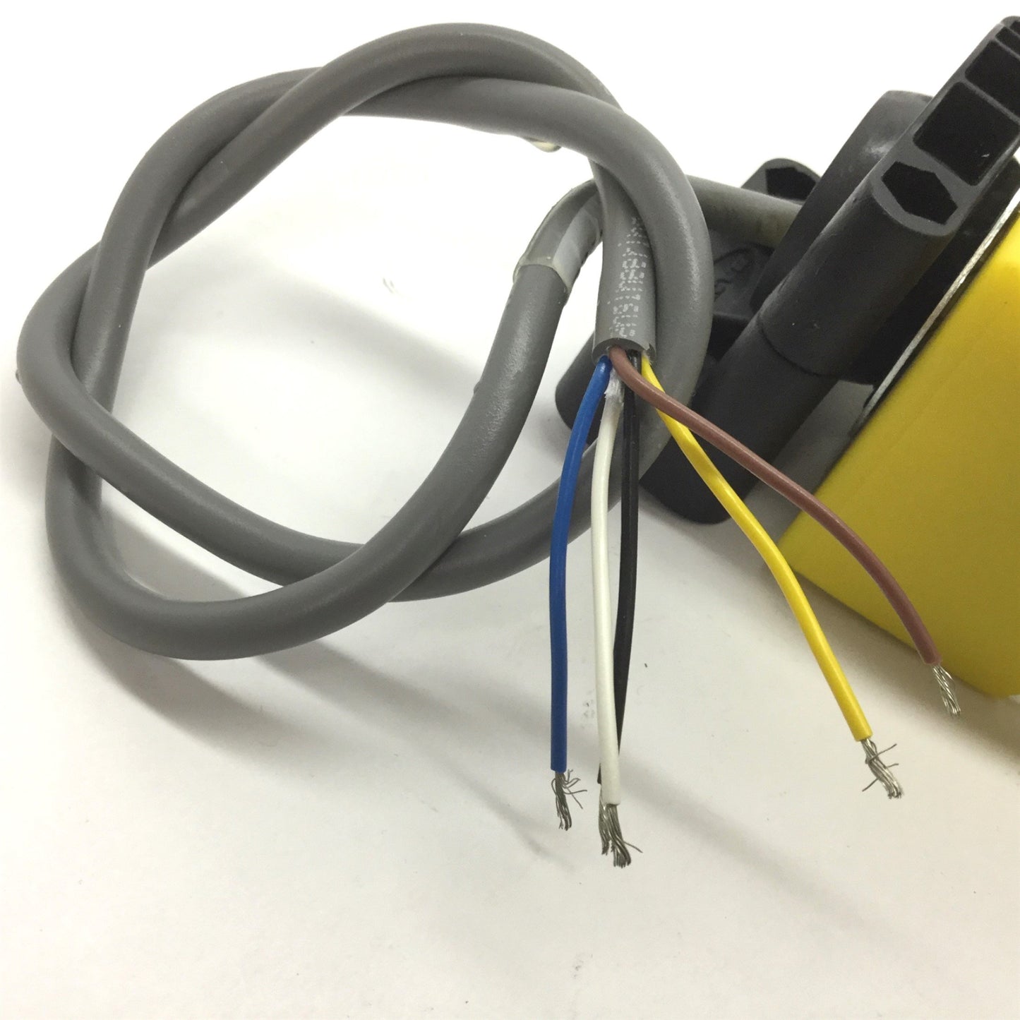 Used Banner STBVR81L Safety Touch Button, With OTC-1-YW Guard, Input: 20-30VAC/DC