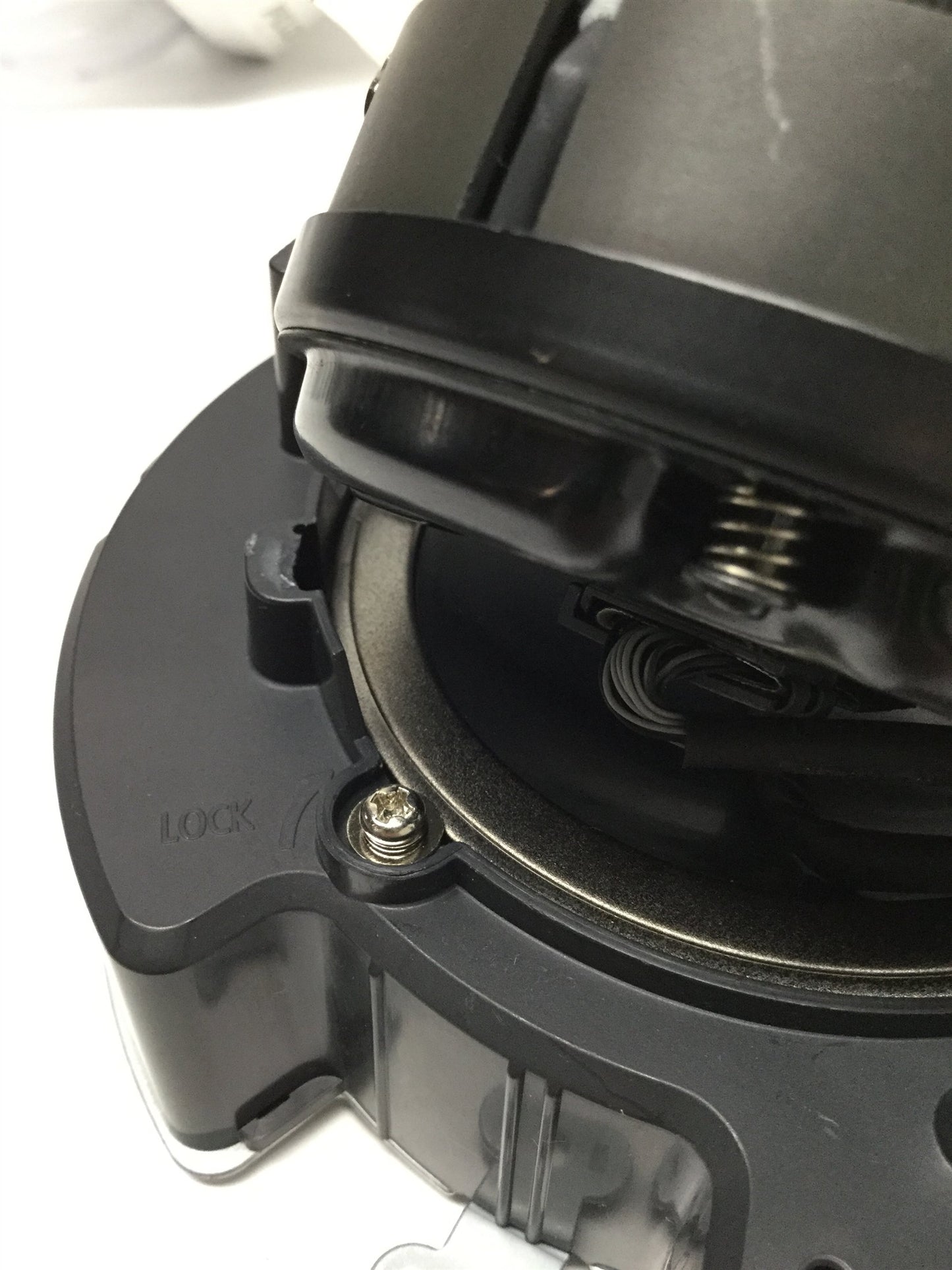 Used Pelco IS21-DWSV8F Camclosure Color CCTV Day/Night Dome Camera *Broken Clips*