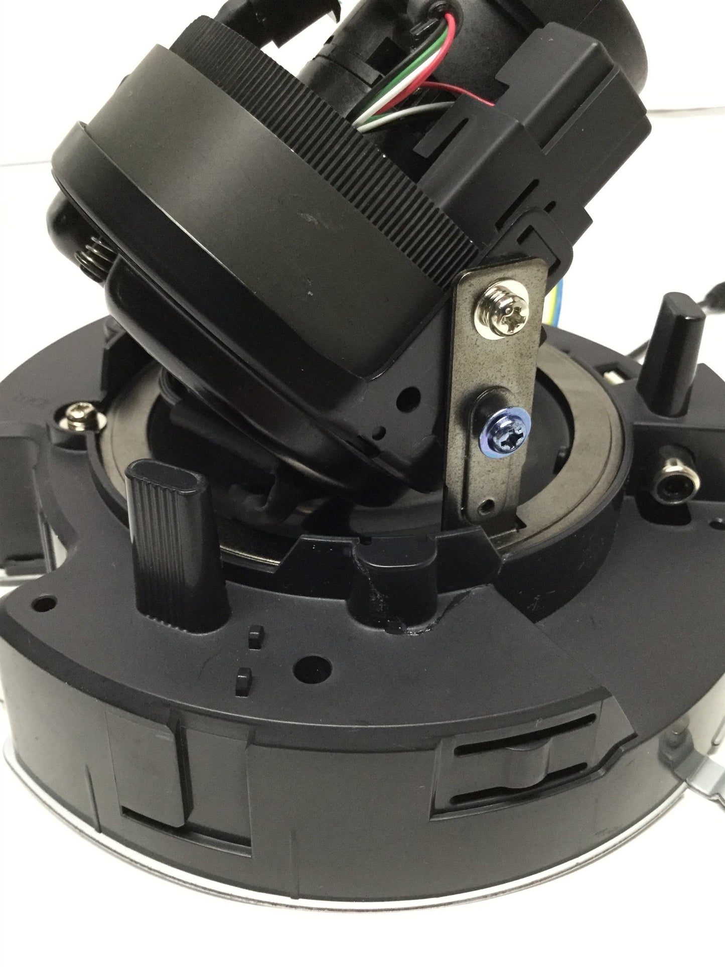 Used Pelco IS21-DWSV8F Camclosure Color CCTV Day/Night Dome Camera *Broken Clips*