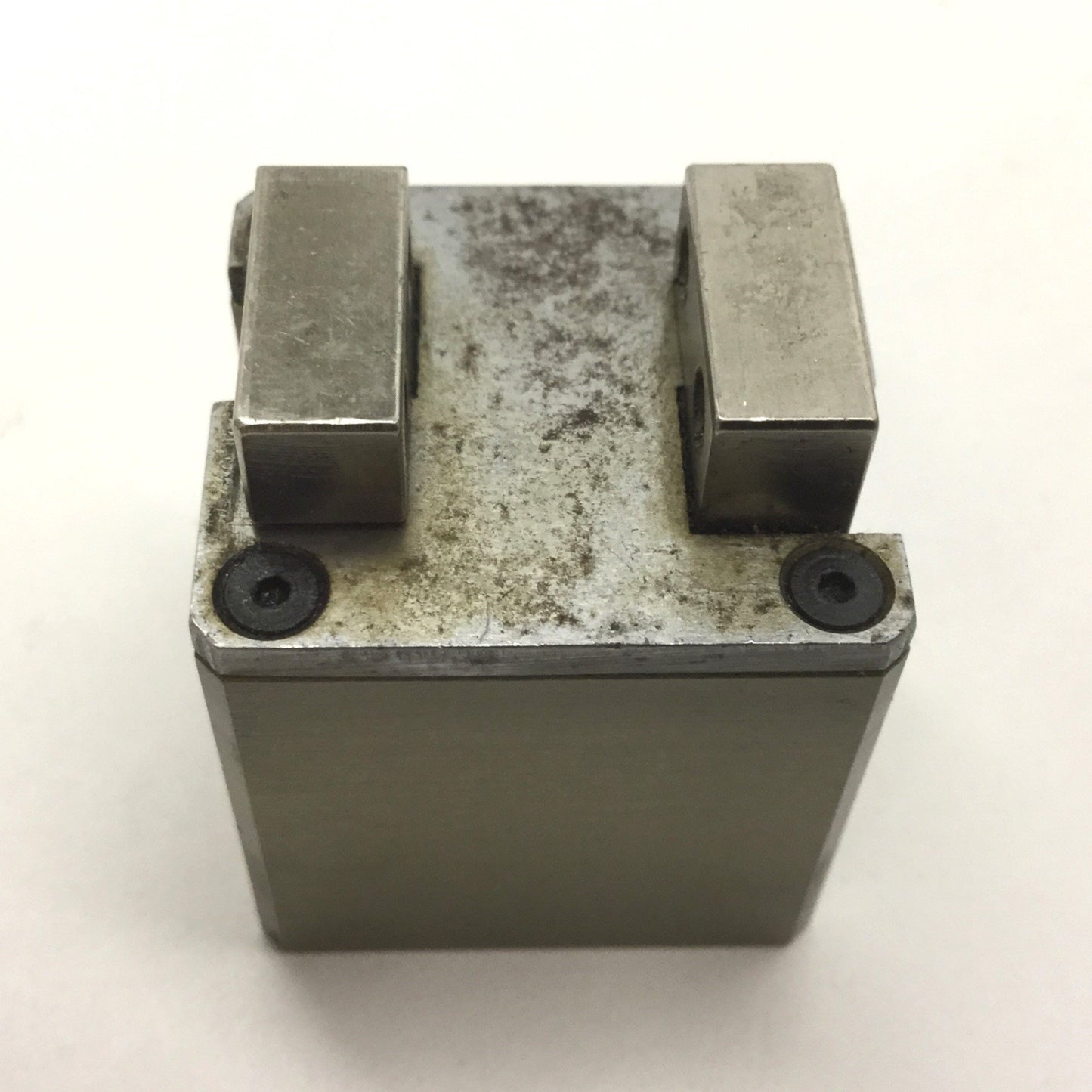 Used Destaco RP-5 Parallel Gripper, Stroke: 0.16" (4mm), Pressure Range: 40-100psi
