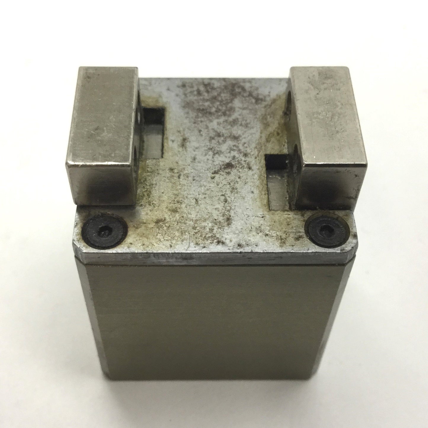 Used Destaco RP-5 Parallel Gripper, Stroke: 0.16" (4mm), Pressure Range: 40-100psi