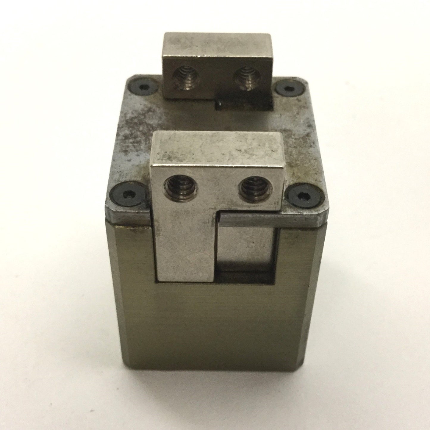 Used Destaco RP-5 Parallel Gripper, Stroke: 0.16" (4mm), Pressure Range: 40-100psi