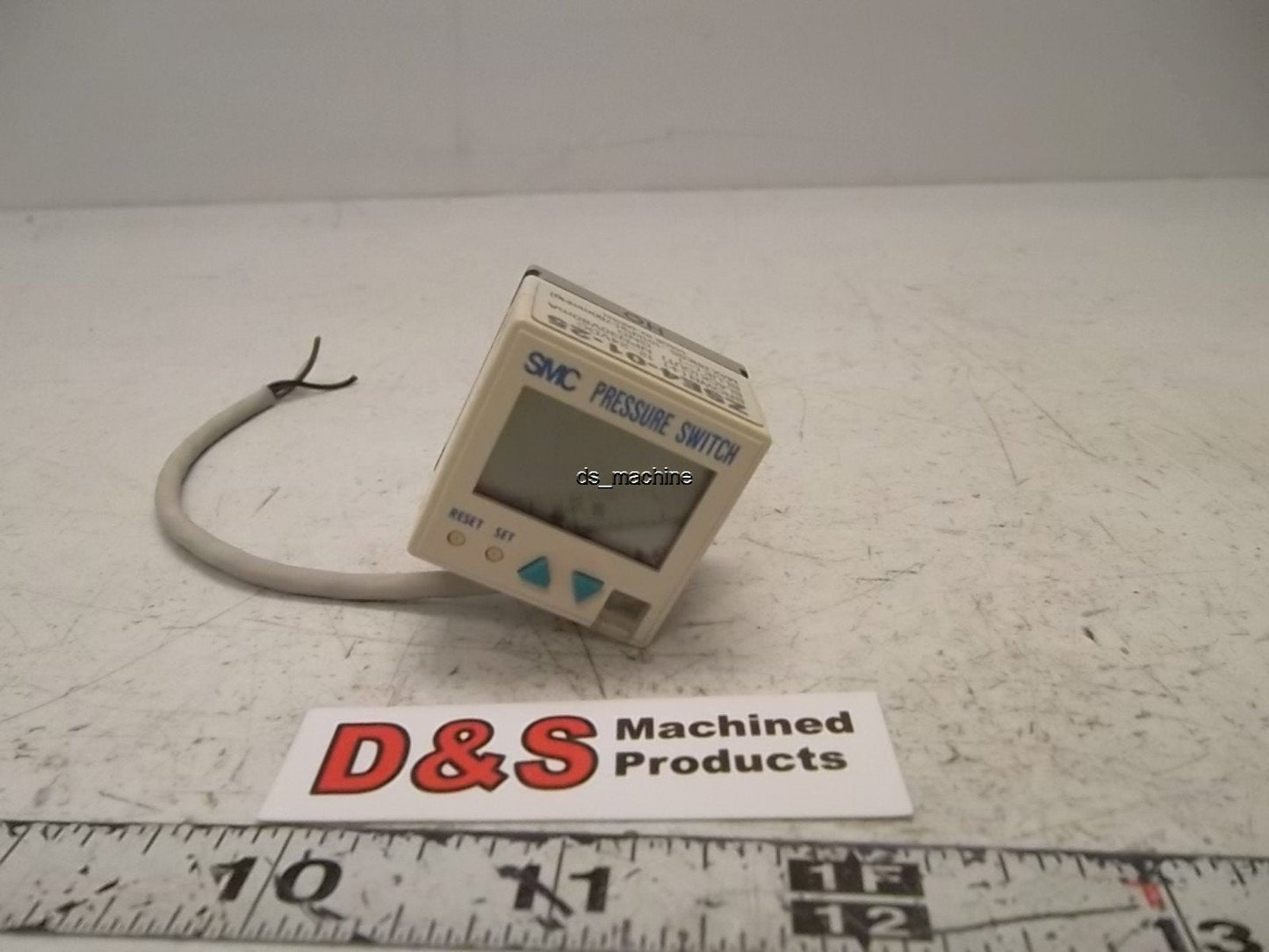 Used SMC Pneumatic Vacuum Switch 12-24VDC NPN ZSE4-01-25