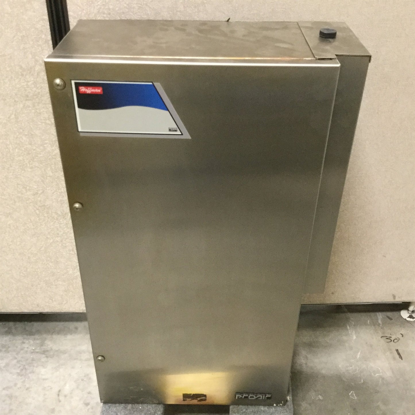 Used McLean CR29-0216-G036H Air Conditioner, Voltage: 115VAC, 2000 / 2200 BTU