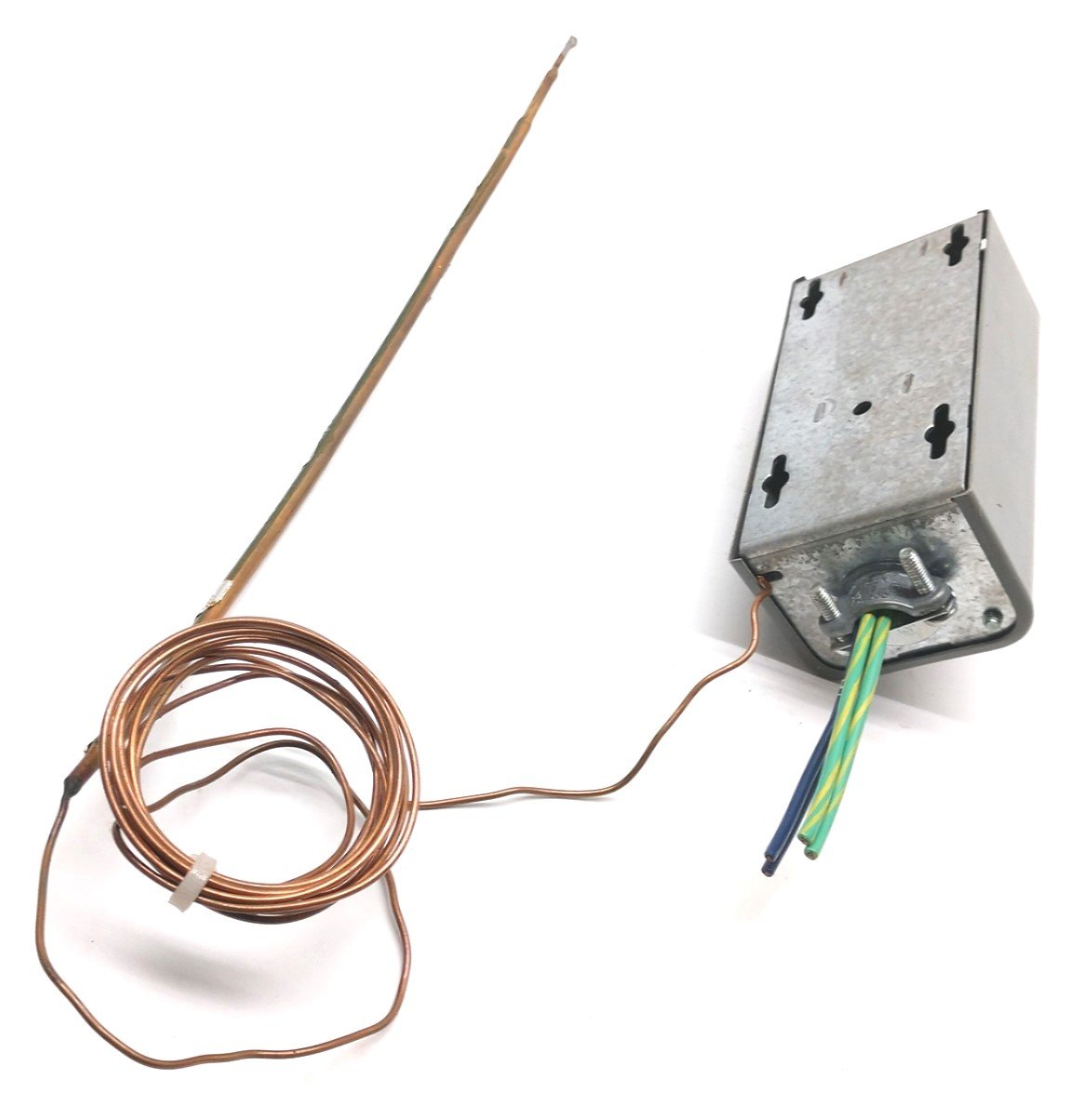 Used Johnson Controls A19AAB-7 Temperature Control Switch, Temp Range: 100-300øF