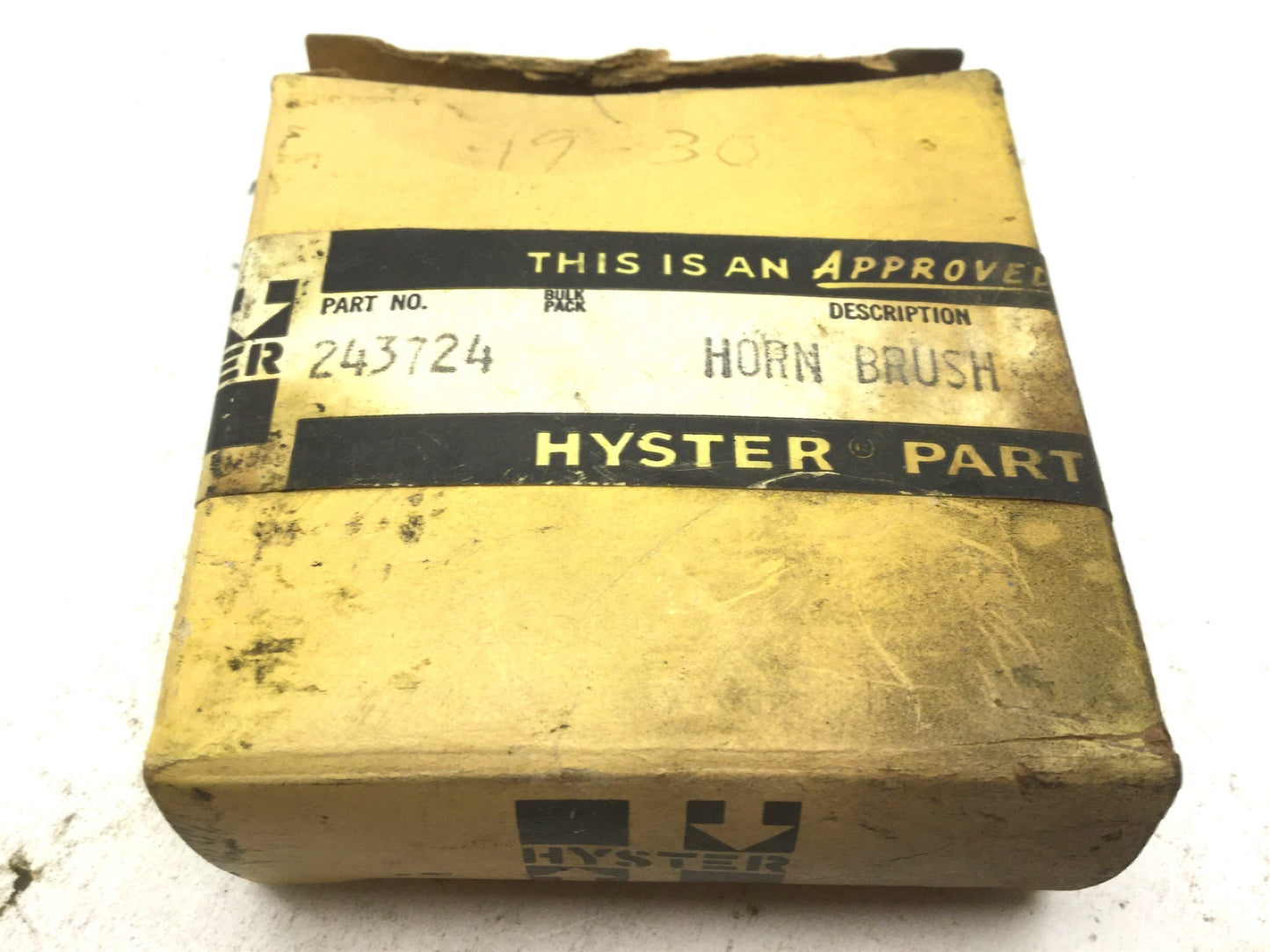 New Hyster 243724 Horn Brush