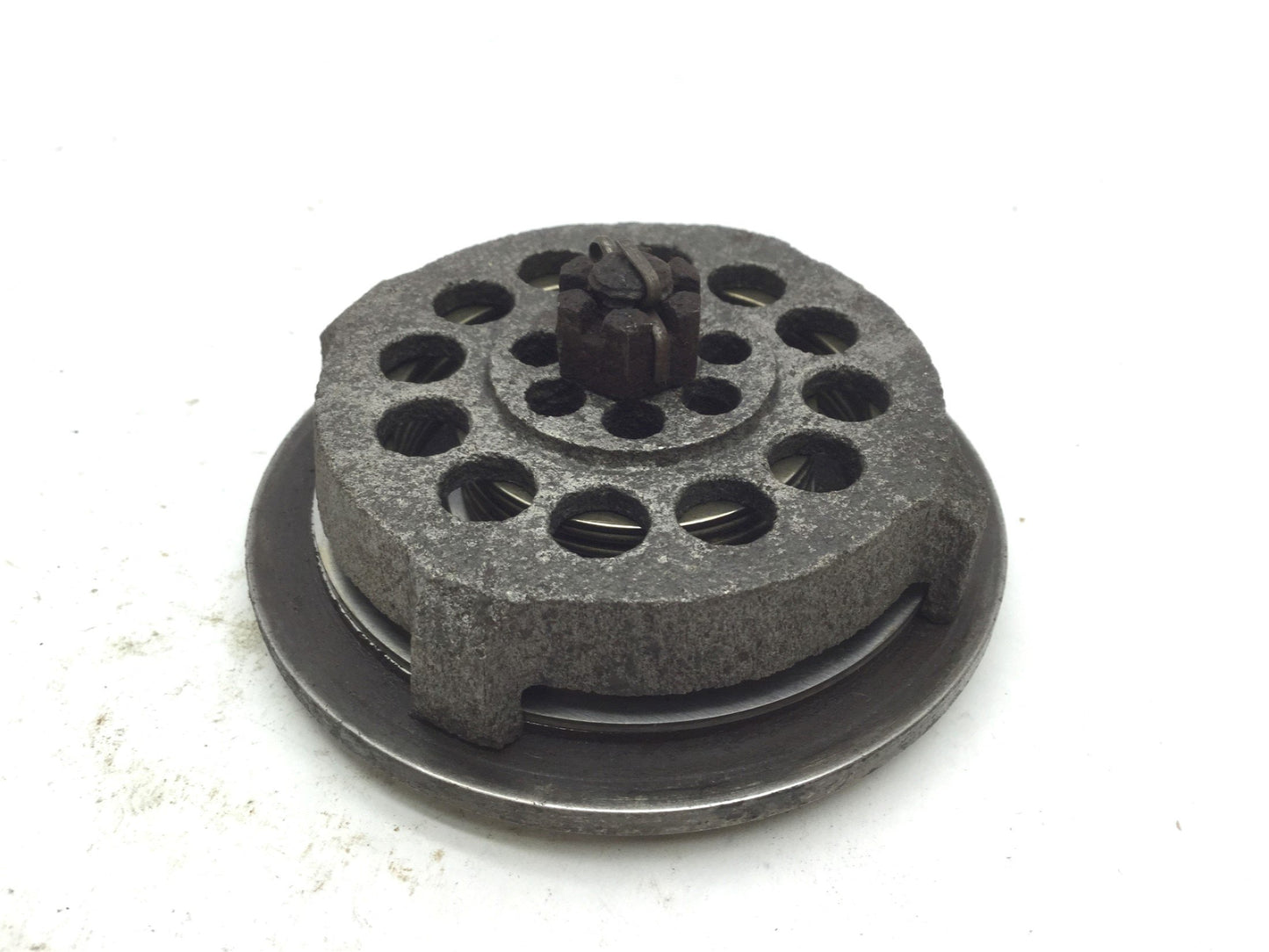 Used DoALL 1032 Discharge Valve, Outer Diameter: 2.93", Height: 1.38"