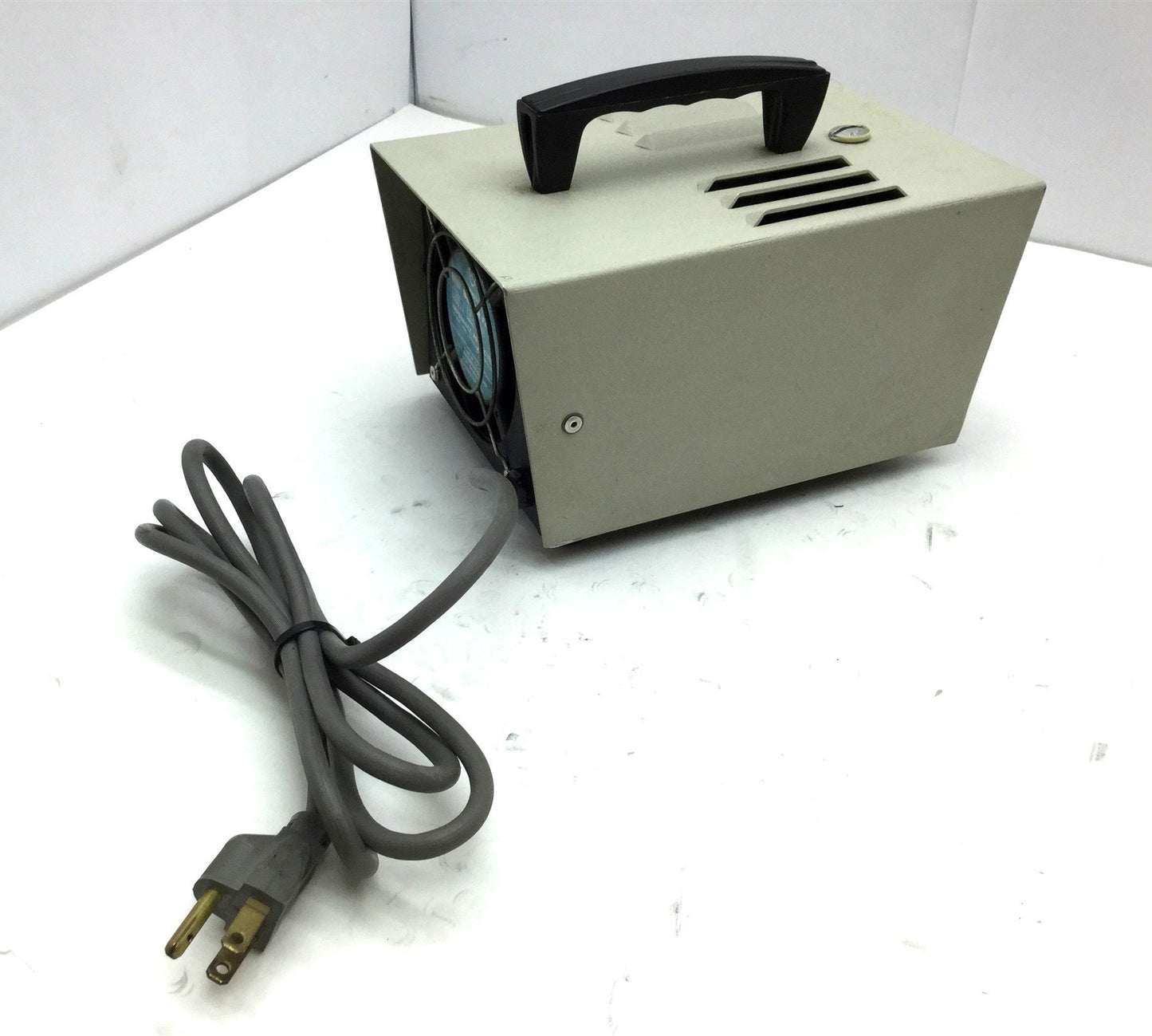 Used Dolan-Jenner 170-D Fiber-Lite High Intensity Illumination Output: 15mm, Lamp EKE