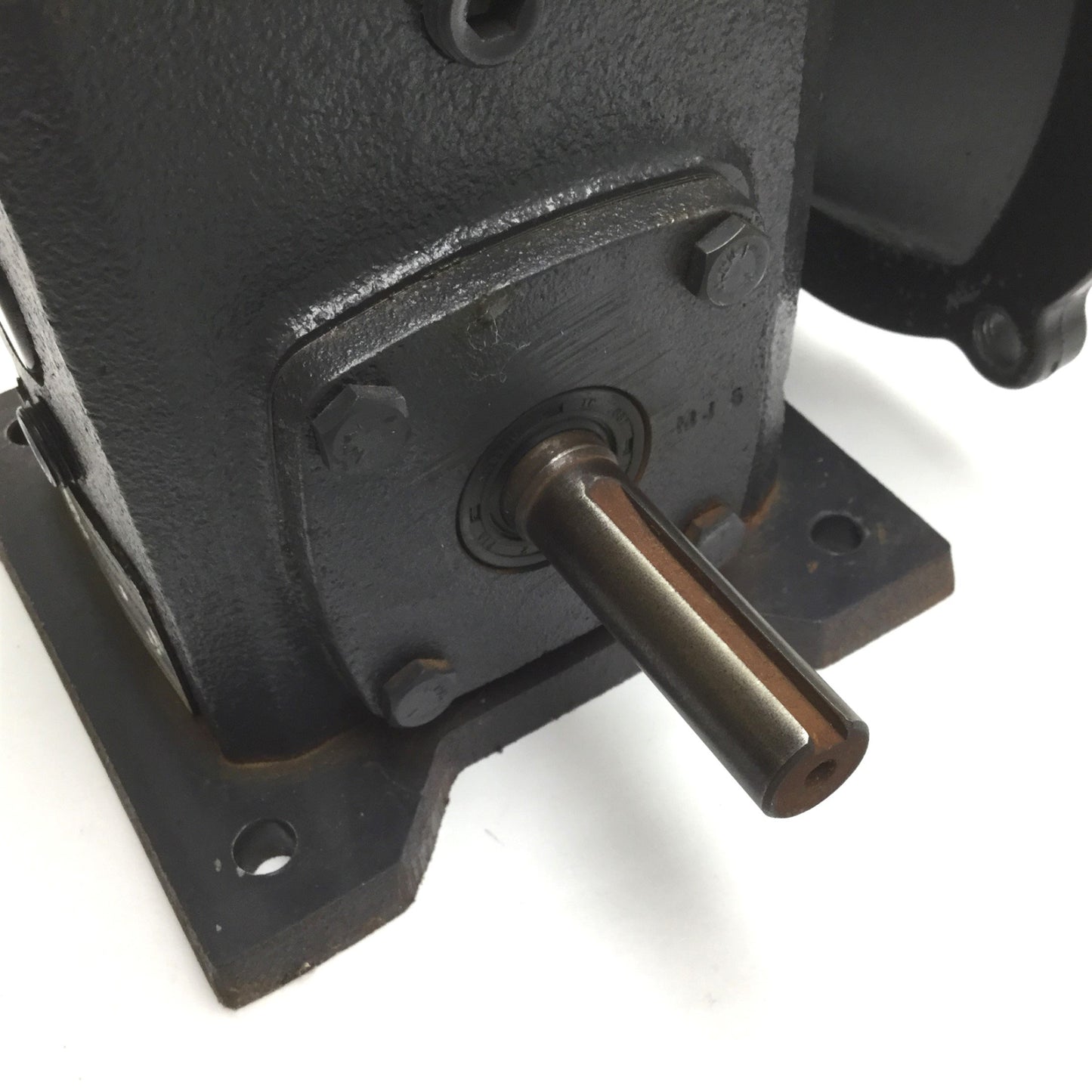 Used Dayton 4Z007 Speed Reducer, 5:1 Ratio, Input Power 1HP, Shaft Diameter: 5/8"