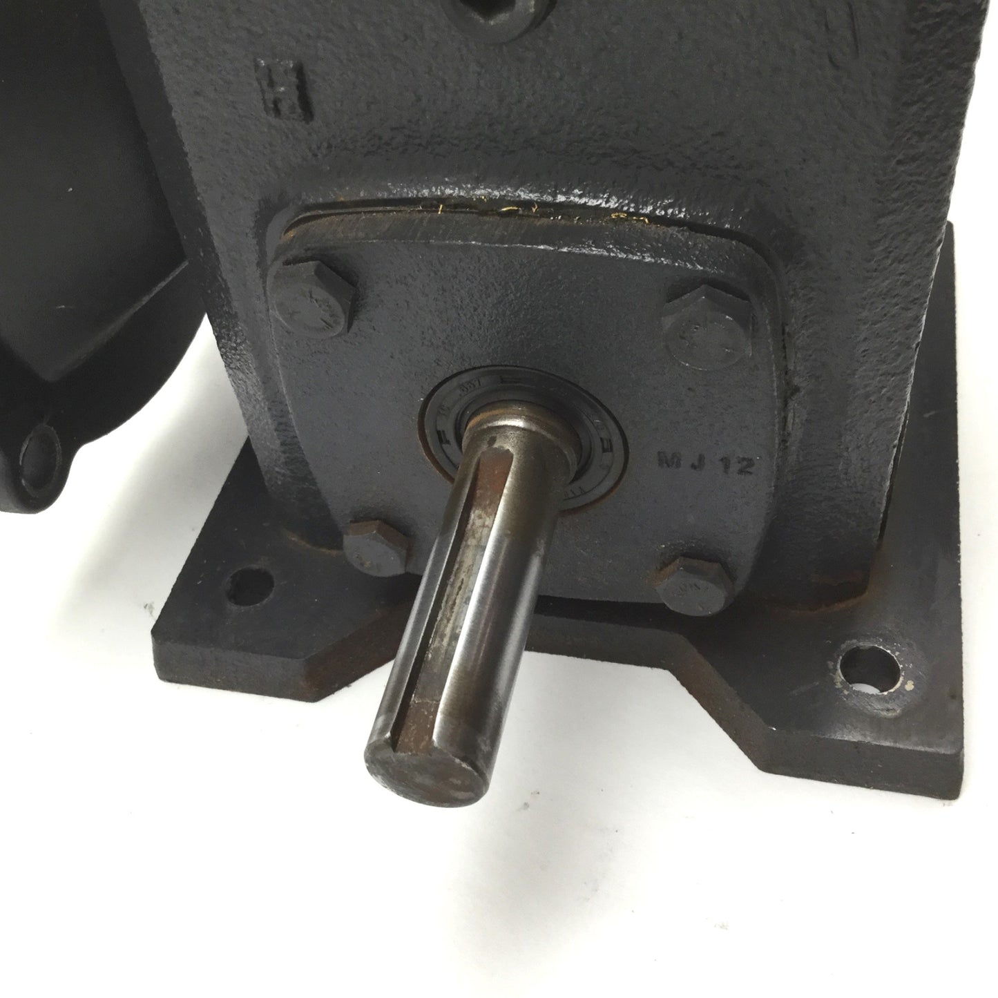 Used Dayton 4Z007 Speed Reducer, 5:1 Ratio, Input Power 1HP, Shaft Diameter: 5/8"