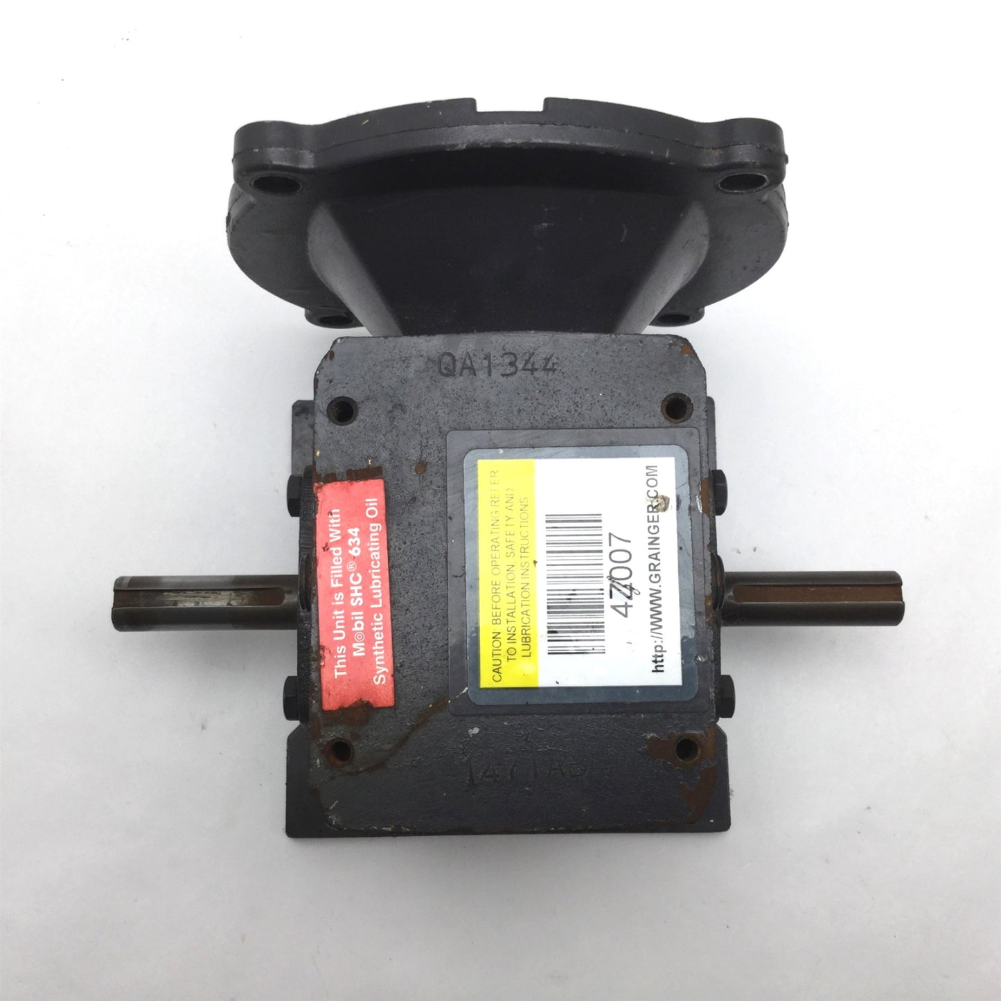 Used Dayton 4Z007 Speed Reducer, 5:1 Ratio, Input Power 1HP, Shaft Diameter: 5/8"