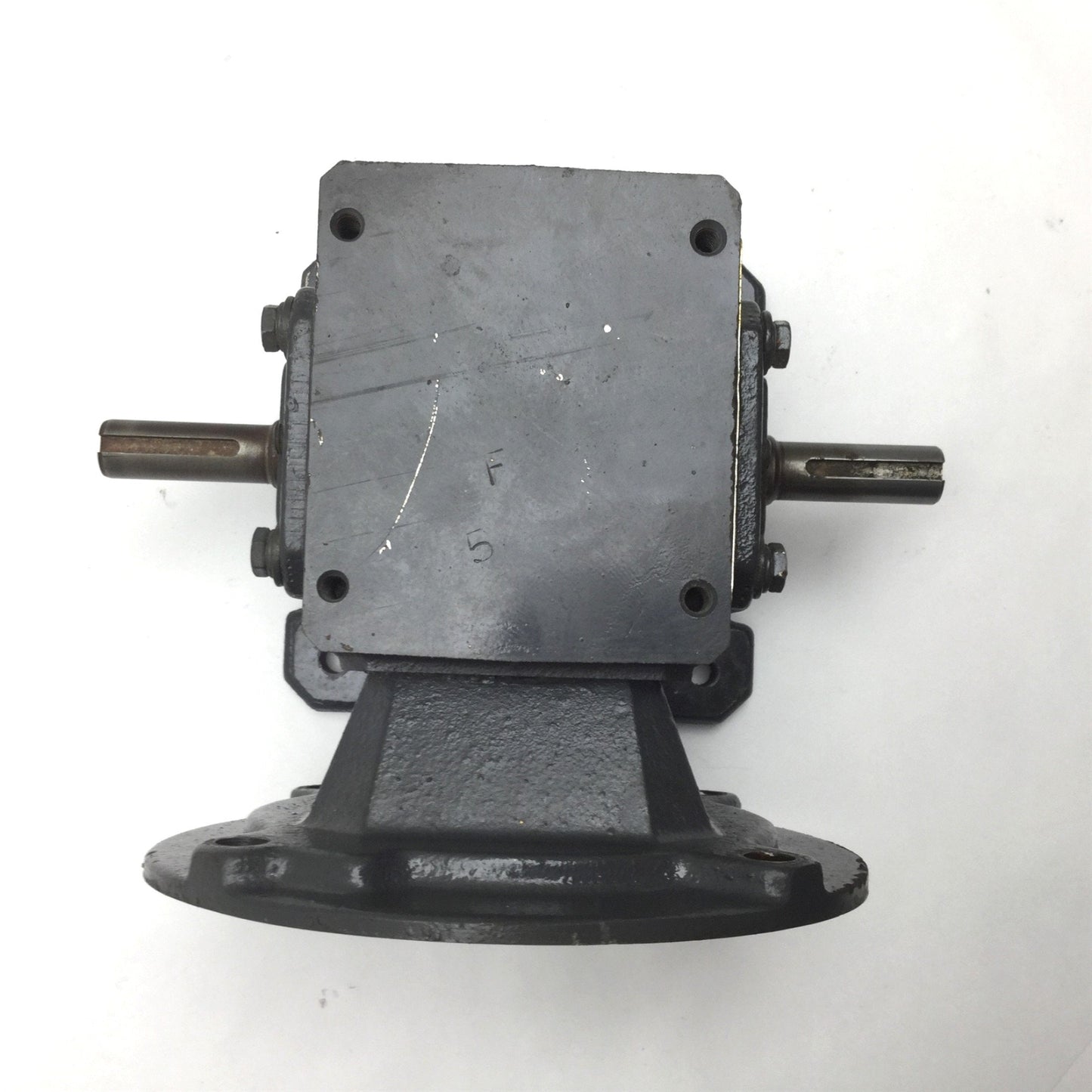 For parts or not working Dayton 4Z007D Speed Reducer, 5:1 Ratio, Input Power 1HP, Shaft: 5/8", *Bad Seal*