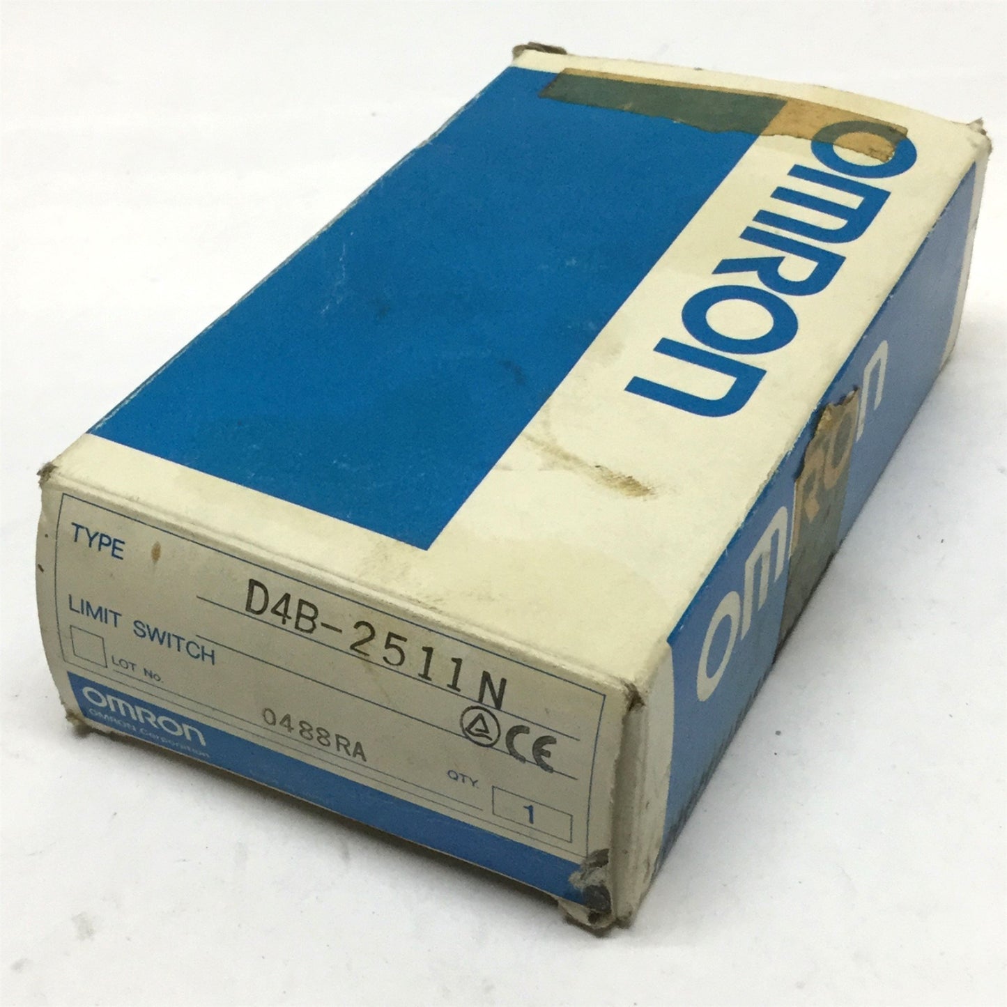 New Omron D4B-2511N Safety Limit Switch, Roller Lever, 1NO/1NC, 2A 400V