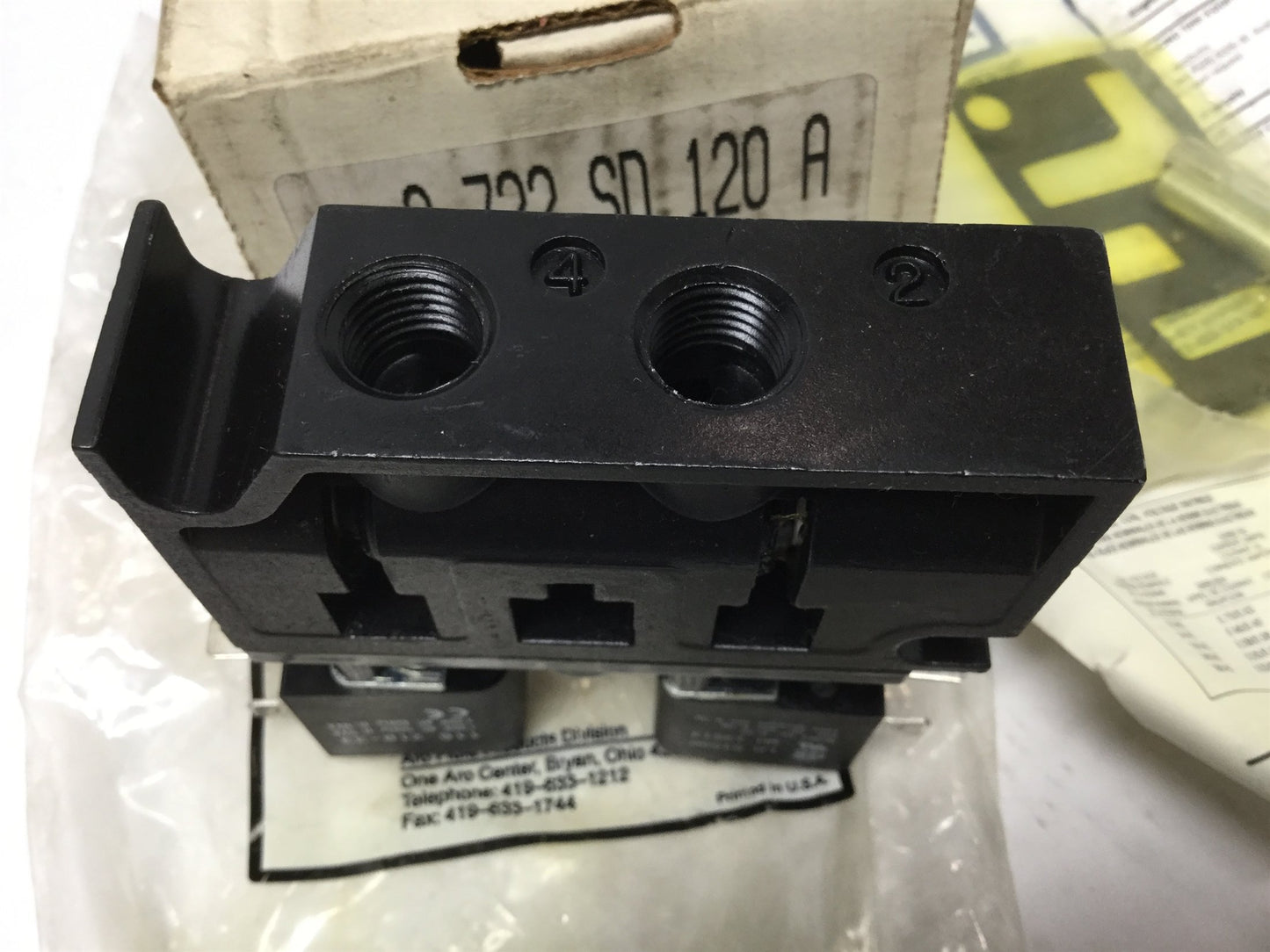 New – Open box Ingersoll Rand A722SD-120-A Solenoid Air Control Valve 3-Position, 120VAC Coils