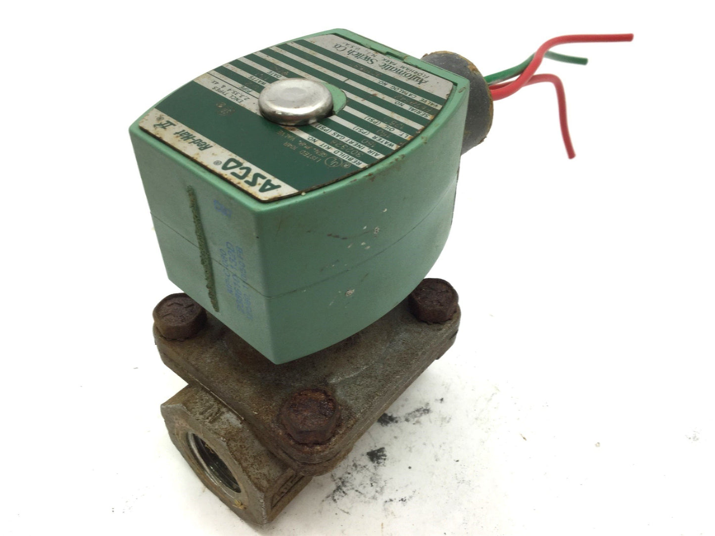 Used Asco 8210G87 Red Hat II Solenoid Valve, Ports: 0.5" NPT, Voltage: 120VAC, 17.1
