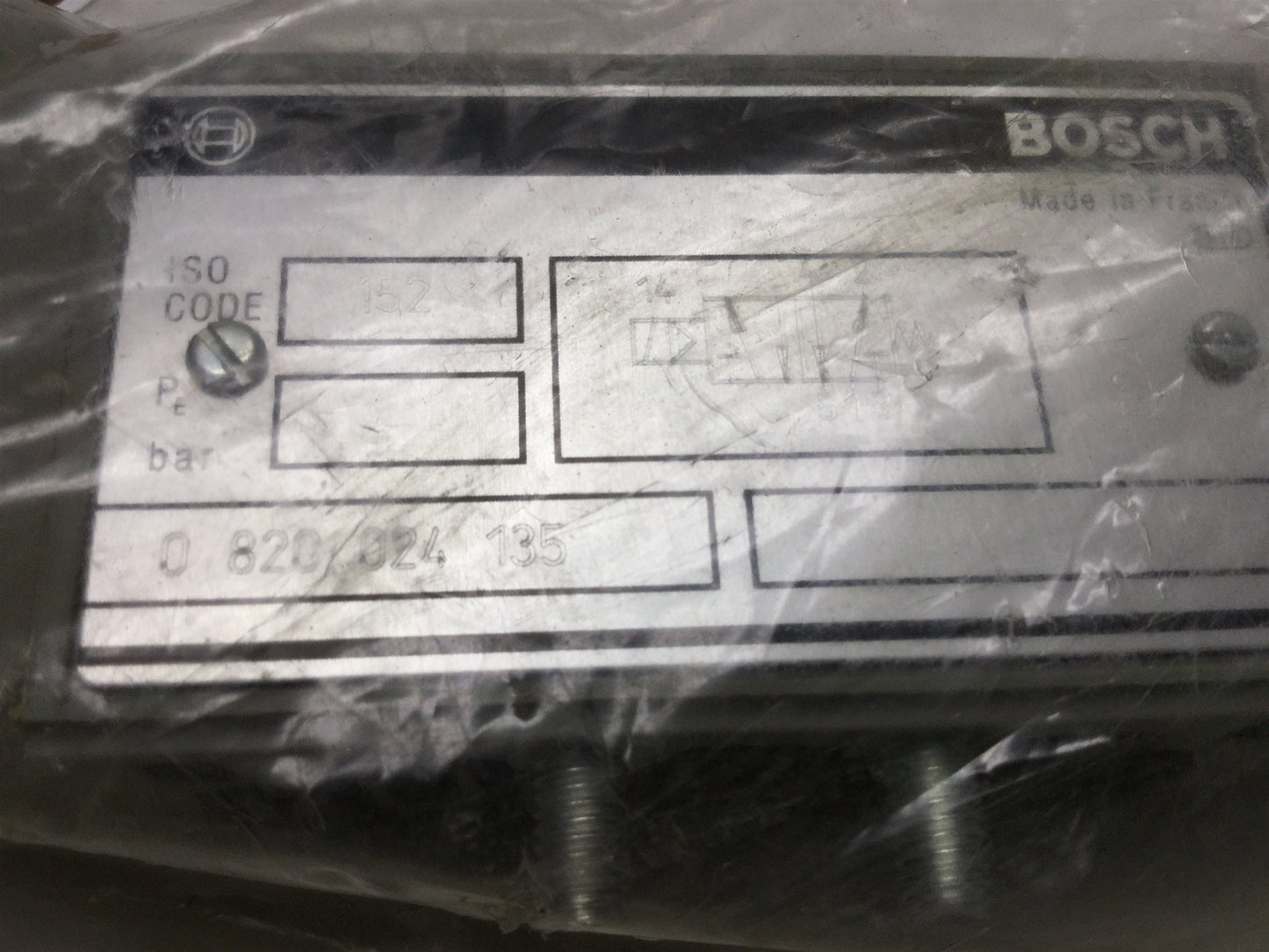 New Bosch Rexroth 0820024135 Directional Control 5/2 Solenoid Valve, 24VDC Coil