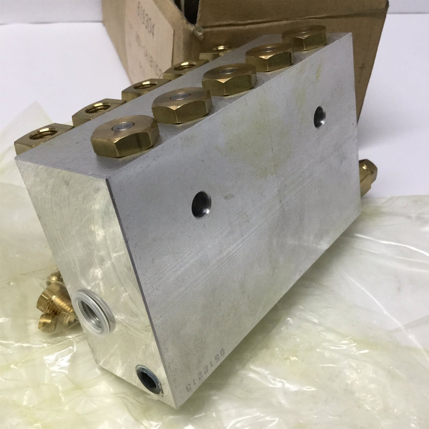 New Mazak G77LA000380 Lube Mixing Valve Block CNC Machine Part (.01,.03,.05,.2,.2,)