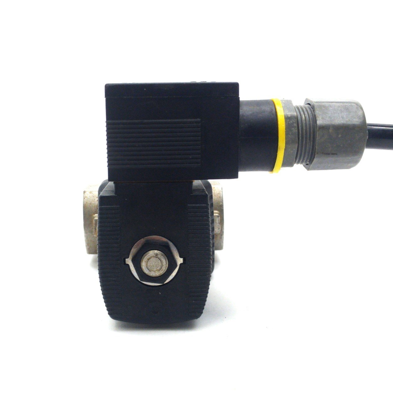 Used Burkert 6213 458740 W17LP Solenoid Valve, NC, 2-Way, 1/2"NPT, 145PSI, 24VDC