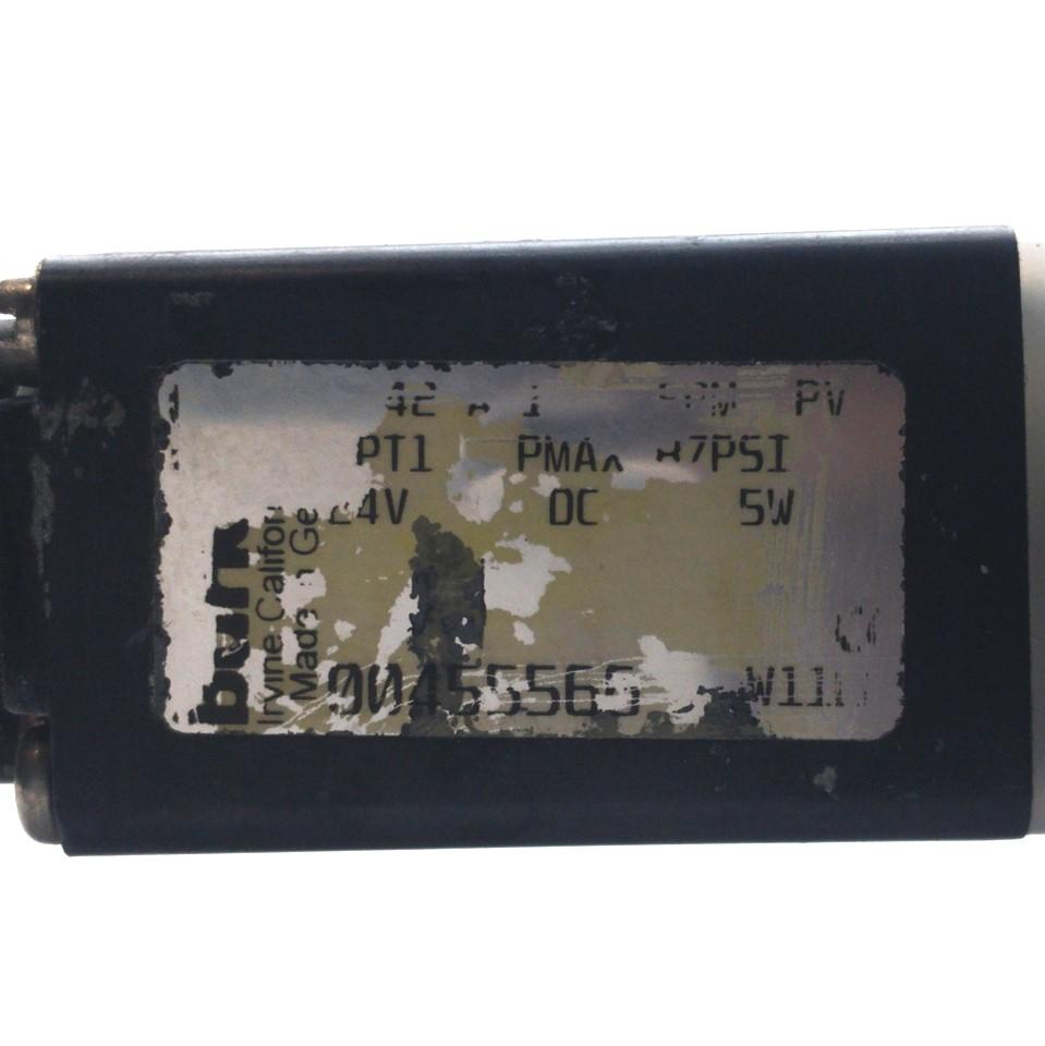 Used Burkert 455566 Solenoid Diaphragm Valve, 2-Way, NC/NO, 7-87PSI, 1"NPT , 24VDC