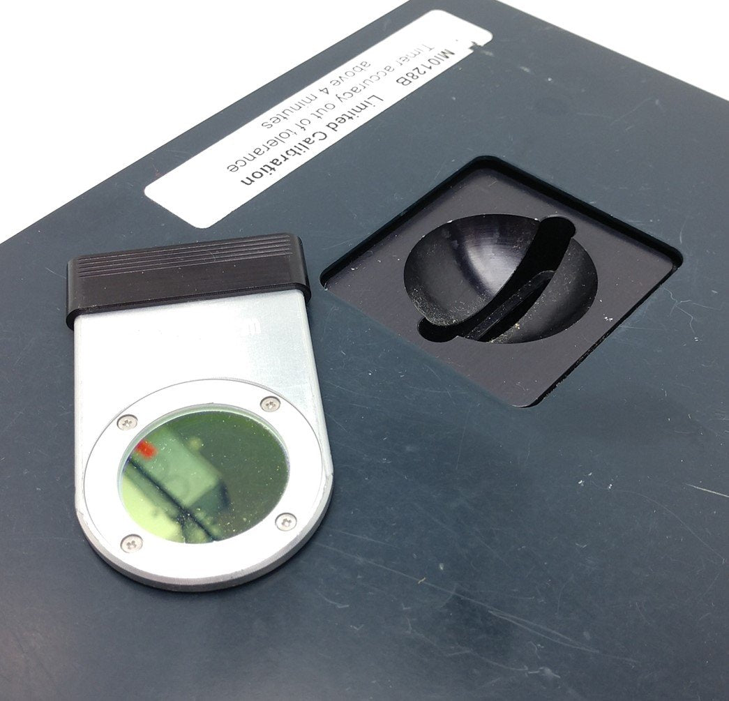 For parts or not working EFOS E3000 Lite UV Curing Light Source IN:100-240VAC, 50/60Hz, 1.5A * For Parts*