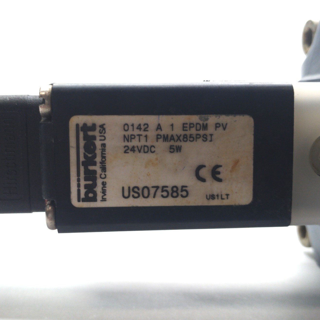 Used Burkert US07585 Solenoid Diaphragm Valve, 2-Way, NC/NO, 7-87PSI, 1"NPT , 24VDC