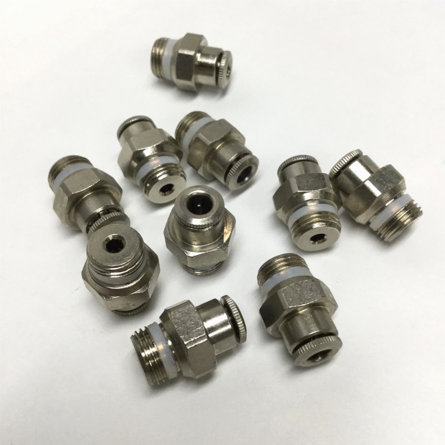 New – Open box Lot of 10 Weatherhead 1168x4Mx2PT Brass Pneumatic Push-In Fitting 4MM Tube 1/8PT