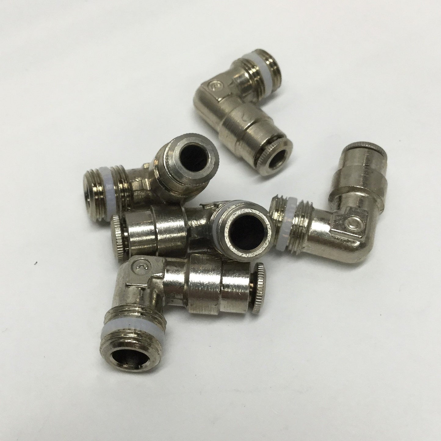 New – Open box Lot of 5 Weatherhead 1169x4Mx2PT Pneumatic Push-In Elbow Fitting 4MM Tube 1/8PT
