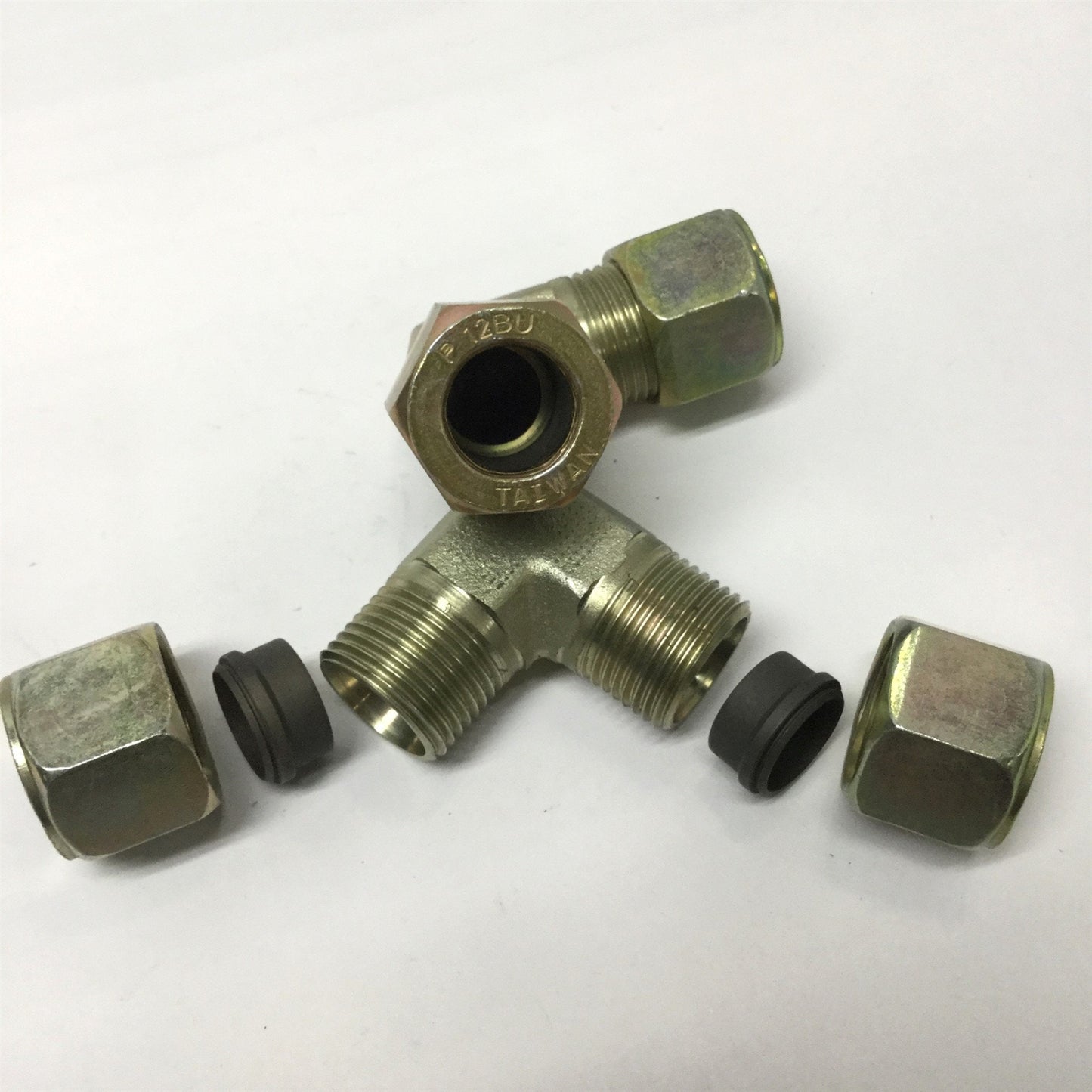 New – Open box Lot of 2 Parker 12 EBU-S Ferulok Hydraulic Flareless Union Elbow 3/4" Tube