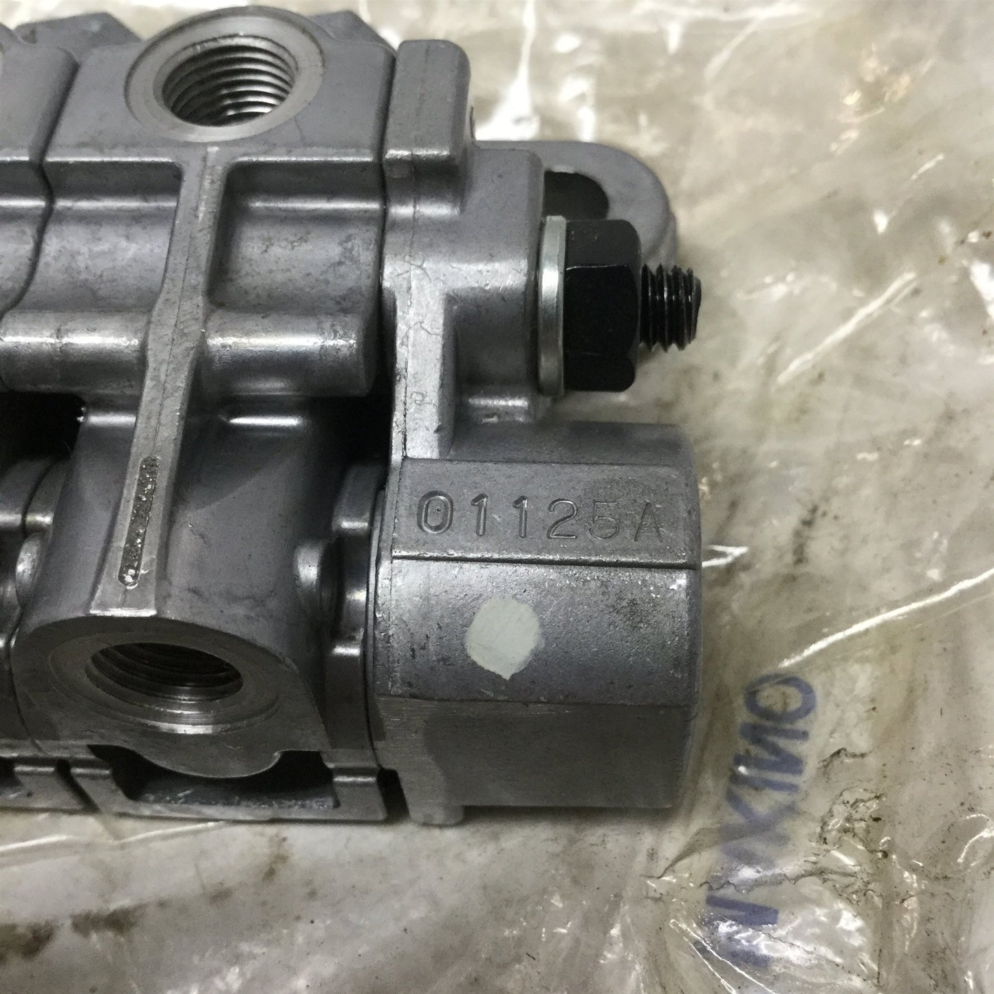 New Makino Z473K1040026 CNC Distributor Block Oiler Lubricator Valve LL05-00RRRR1-20