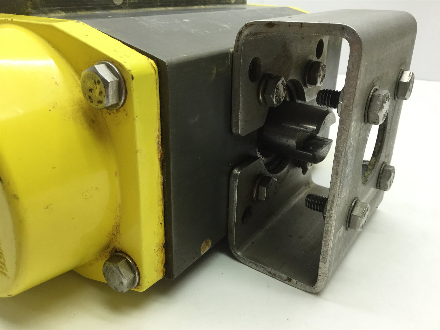 Used Conbraco CompacTorque 3TS-60 Pneumatic Rotary Actuator Spring Return 120psi