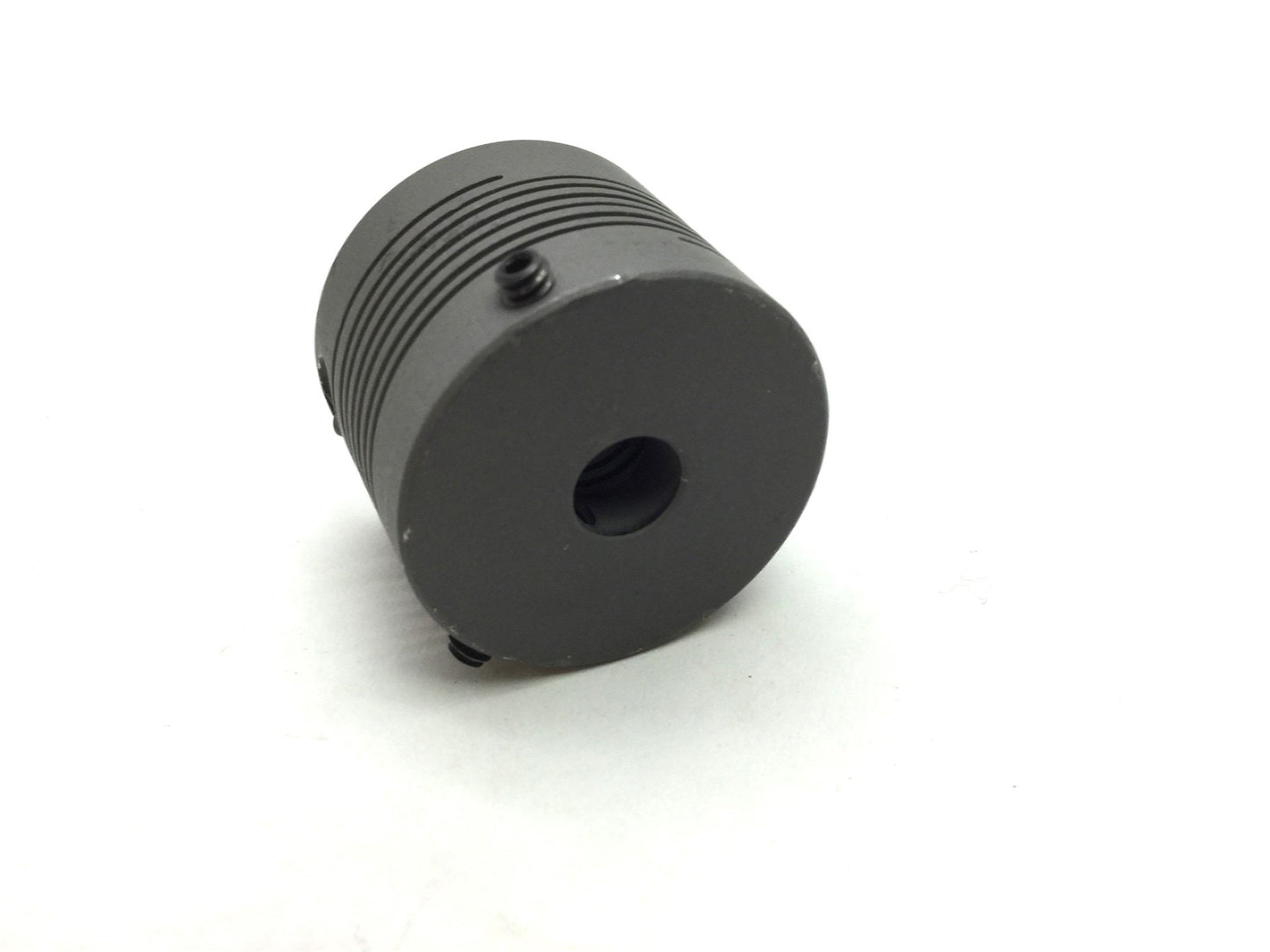 Used Servo Coupling, ID: 0.25" (6.35mm) to 0.25", OD: 1" (25mm), L: 0.78" (20mm)