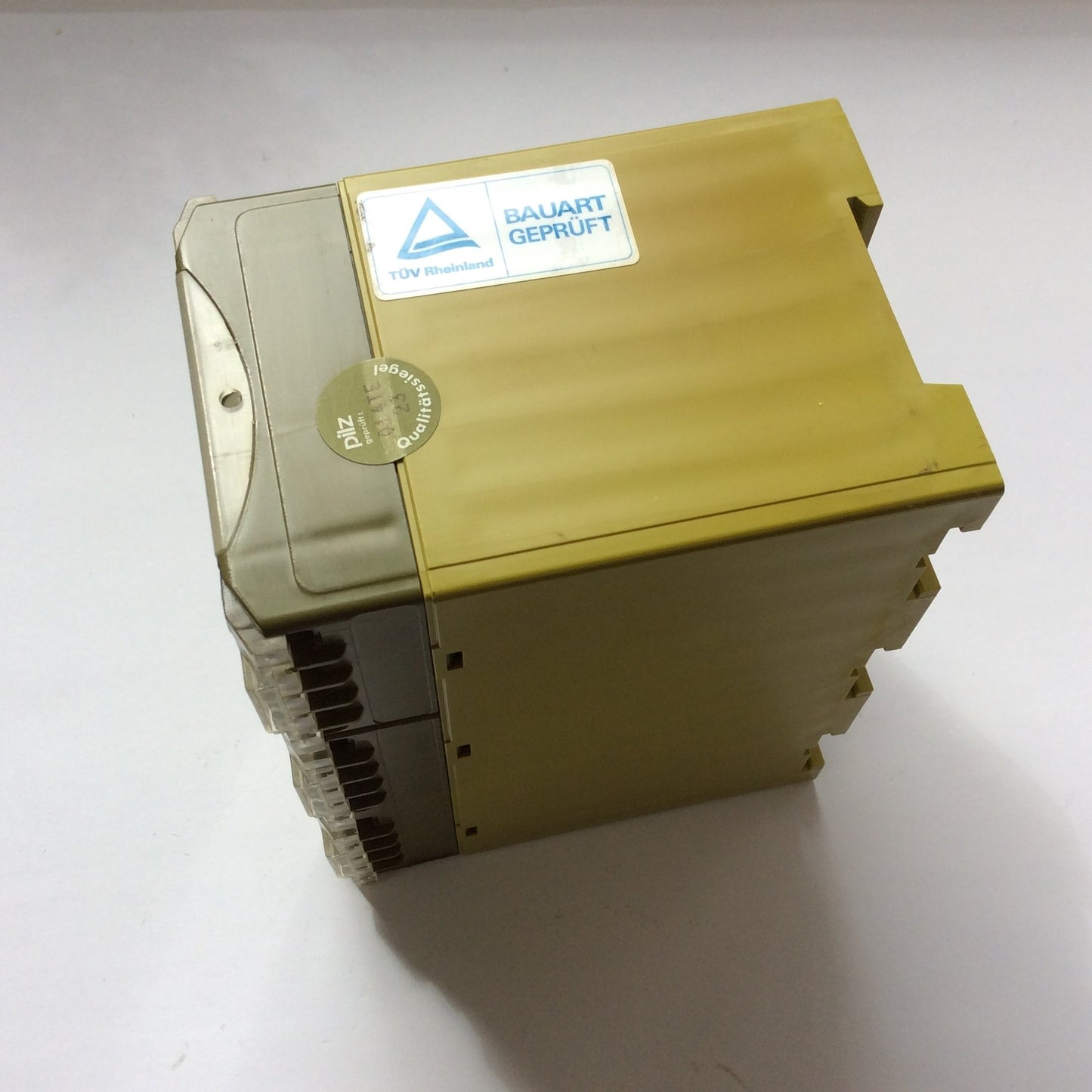 Used Pilz PNOZ/3 Emergency Stop Safety Relay 24-240VAC, 24VDC *Missing DIN Mount*