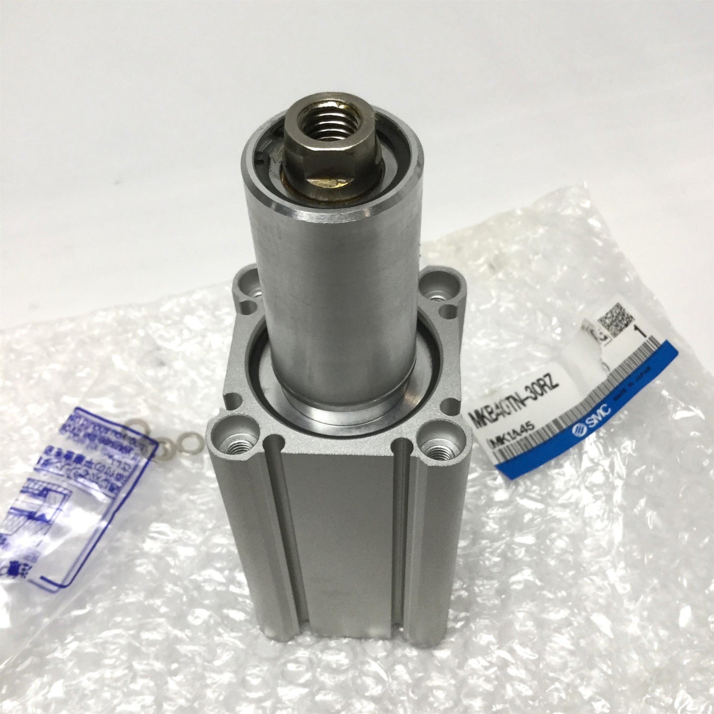 New SMC MKB40TN-30RZ Rotary Clamp Cylinder 40mm Bore, 30mm Stroke, 1/8NPT, Clockwise