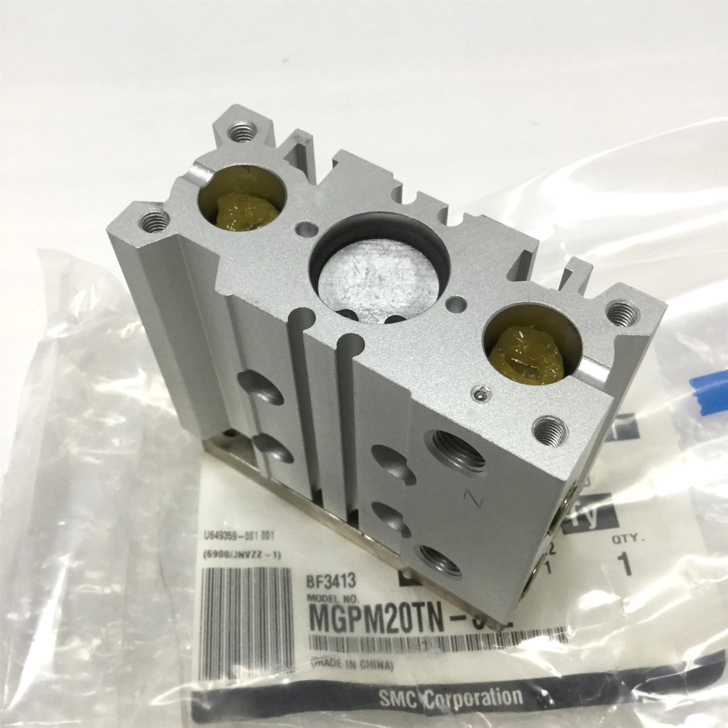 New SMC MGPM20TN-30Z Compact Guide Cylinder Slide Bearing 20mm Bore, 30mm Stroke