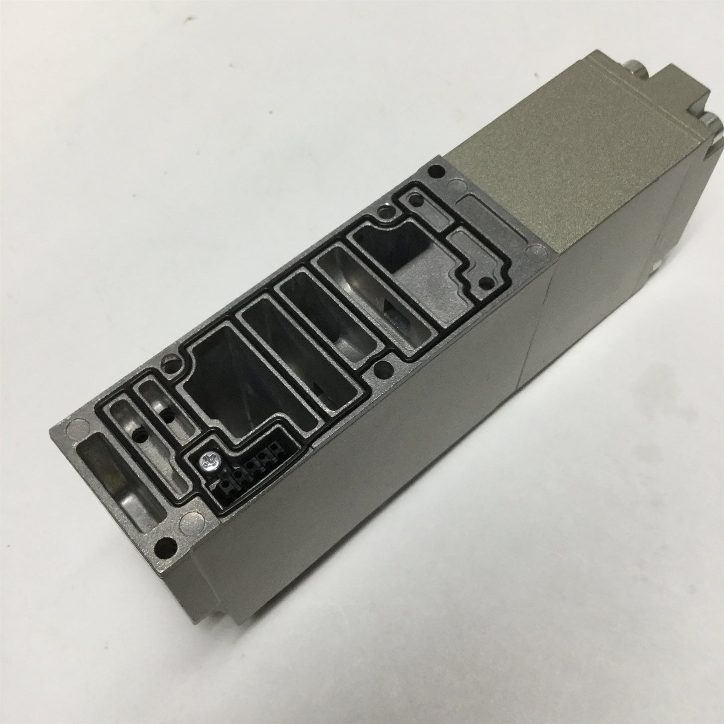 New – Open box SMC VVFS3000-22A-1 Double Check Solenoid Valve Spacer, Plug-In Type Manifold